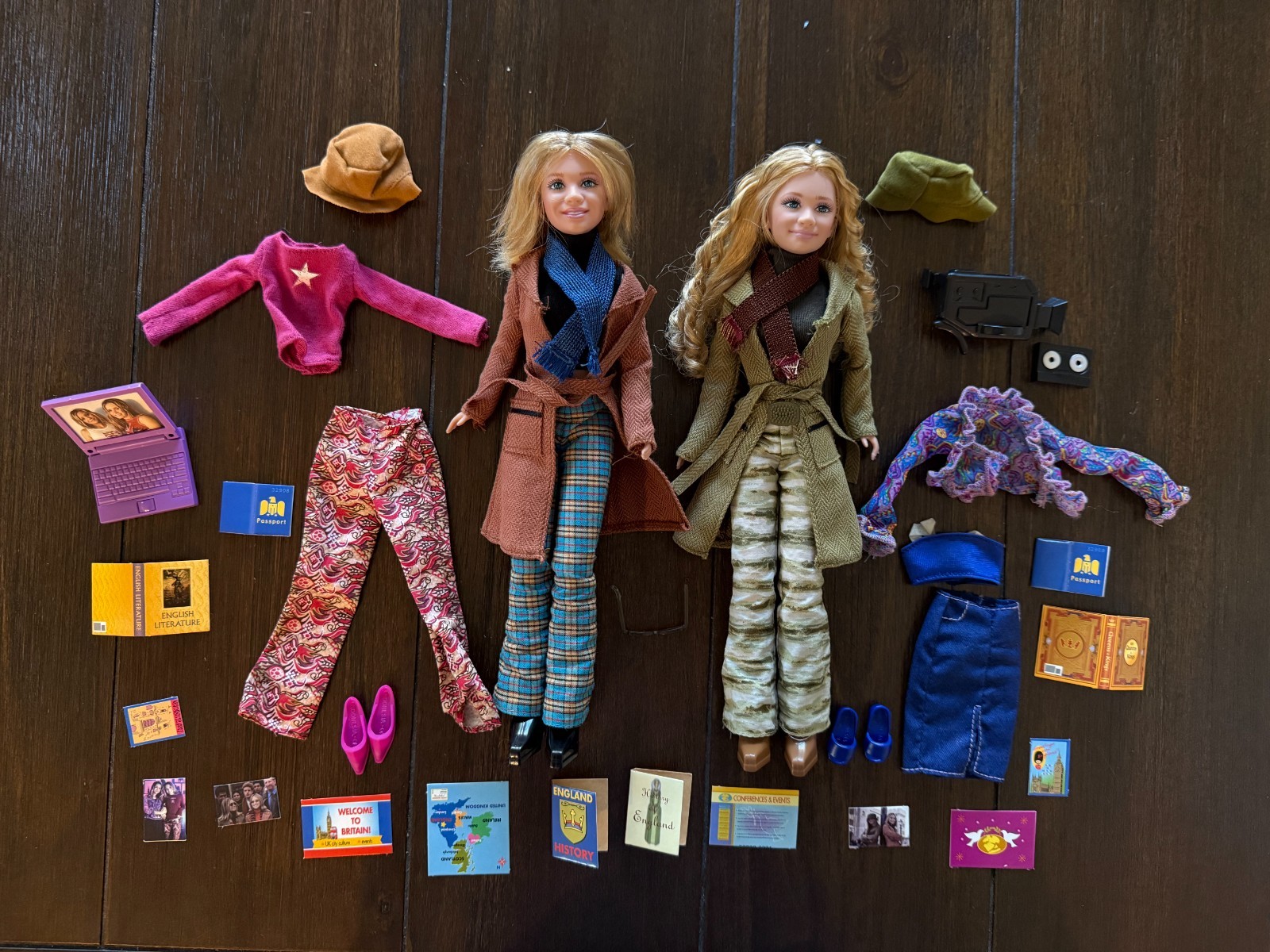 Mary-Kate and Ashley Winning London Mattel Fashion Dolls Vintage