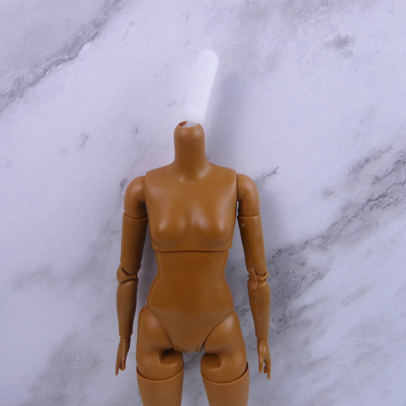 BARBIE BASICS NEUTRALS MADE TO MOVE MODEL 08 NUDE DOLL BODY & STAND 2026 PETITE