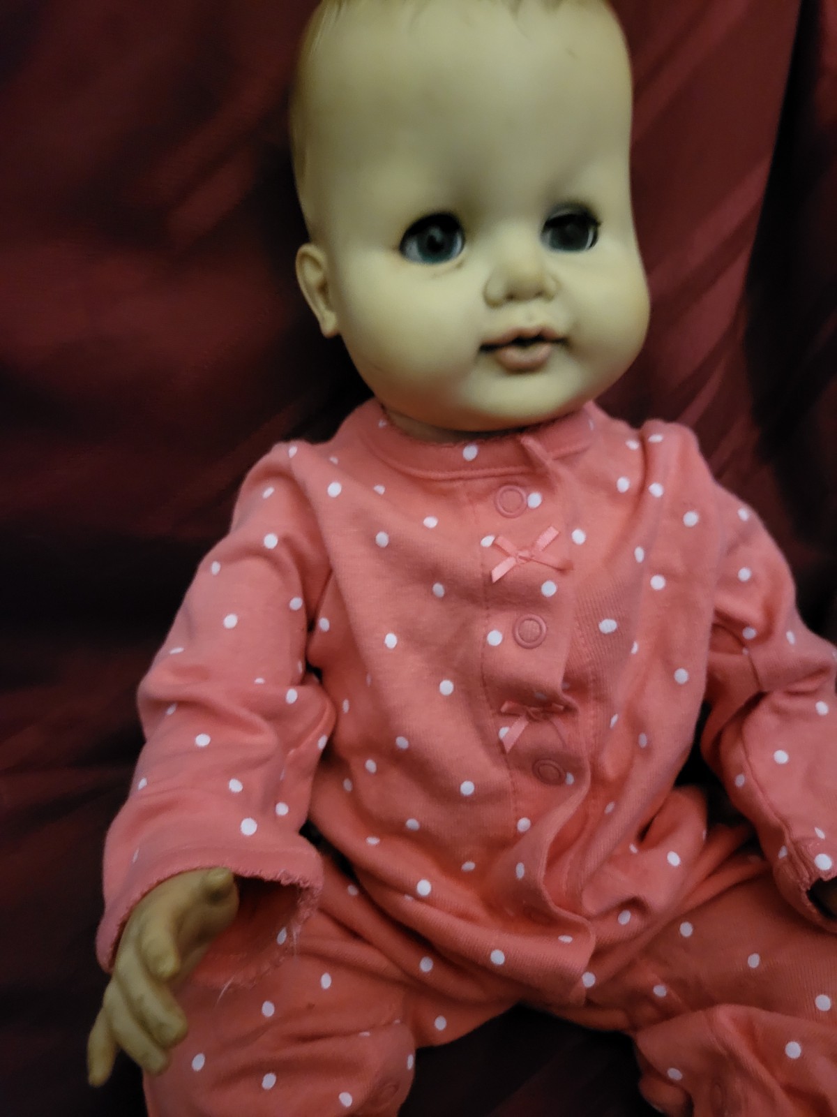 VINTAGE Eegee soft vinyl drinks and wets baby doll
