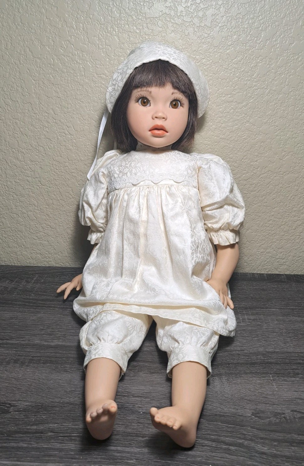 1990 Grossle-Schmidt 22″ LIN Lt. Brn Glass Eyes Human Hair Wig Hand Signed Vinyl