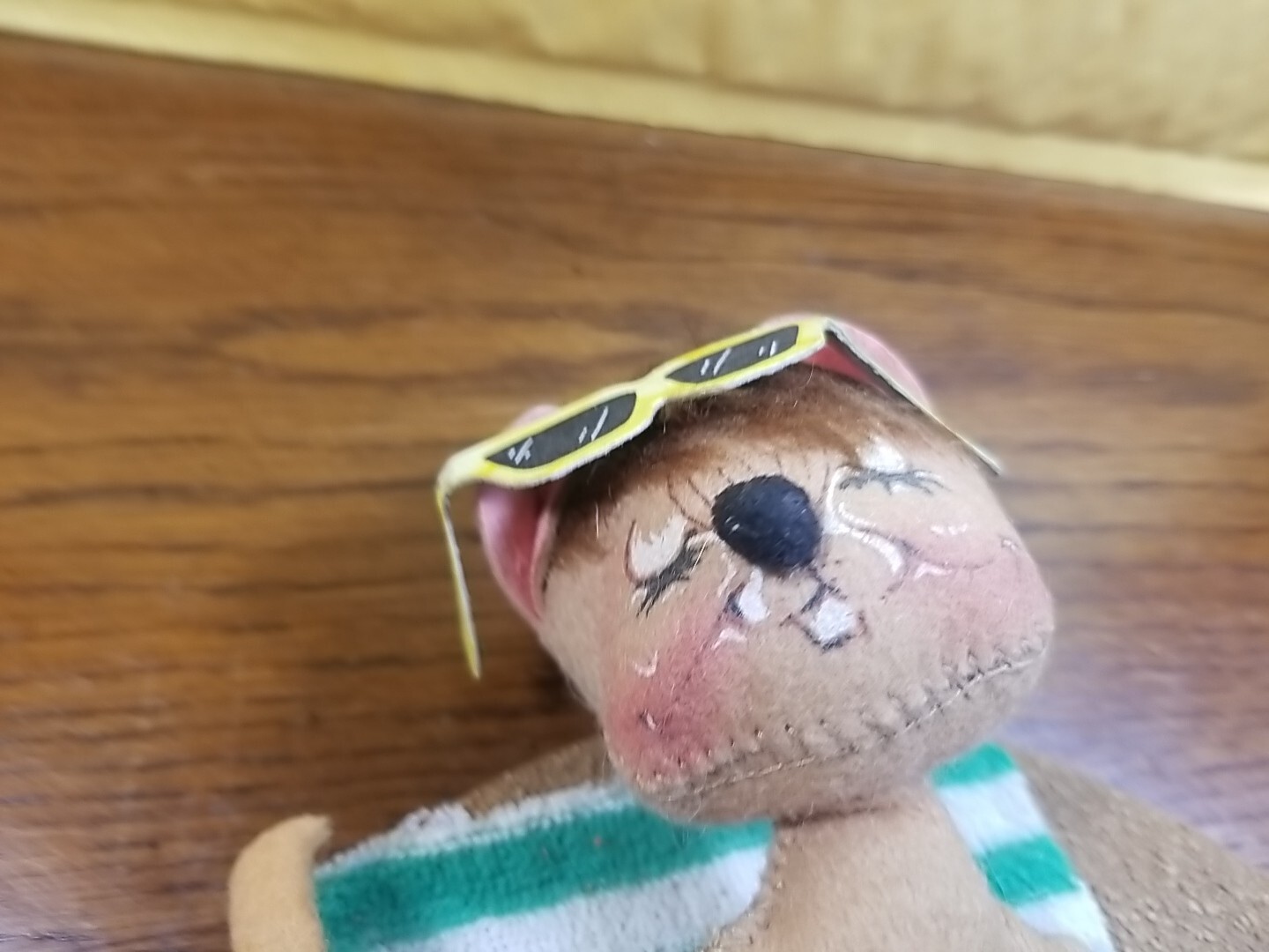 Annalee Summer Beach Sunbathing Mouse On Towel 1990 “Maui Mouse”. Sun.