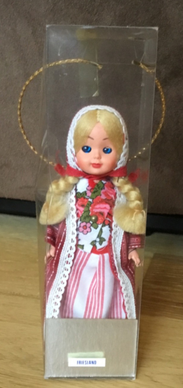 ORIGINAL PACKAGING Doll BEAUTIFUL FINLAND Sleep Eyes BLONDE vintage Culture GIFT