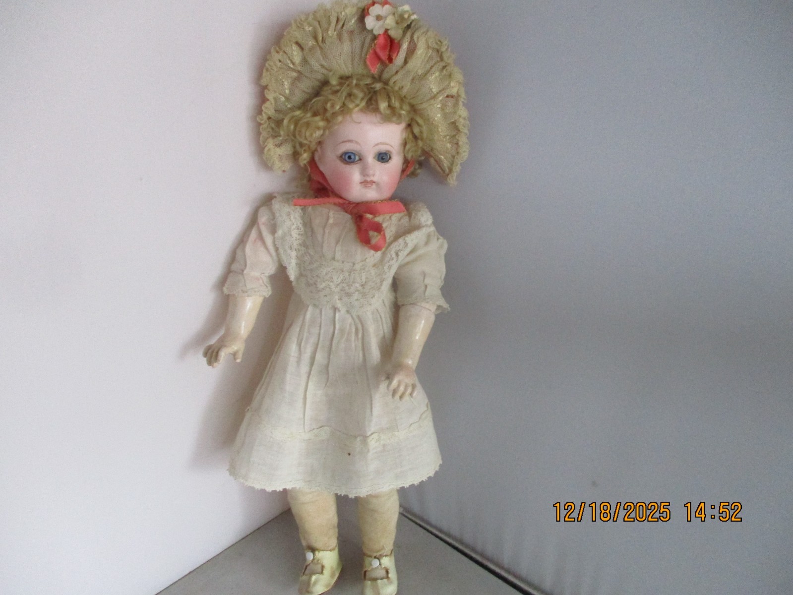 15″ Antique Papier Mache Doll In Excellent Condition, Great Body