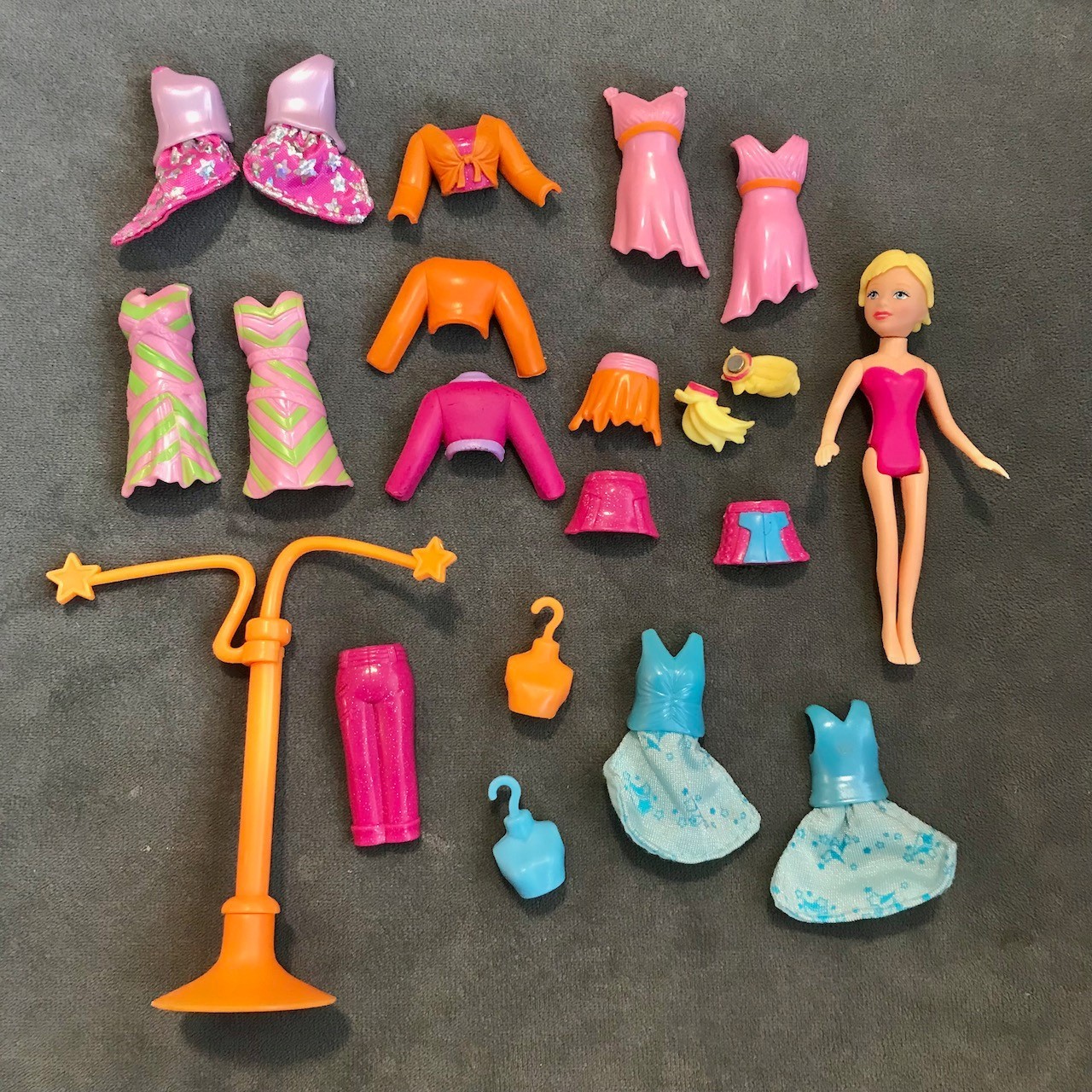Polly Pocket Magnetic Doll Clothes Lot Boutique Rack Outfits Mattel 2000s AS IS