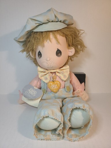 VINTAGE 1985 PRECIOUS MOMENTS BOY DOLL “NICKY” #4577 APPLAUSE 15″ w/ Locket