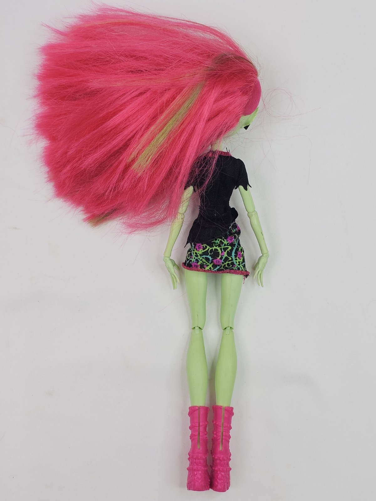 Monster High Venus McFlytrap Doll Ghoul Spirit G1 w Clothes, No Megaphone Stand