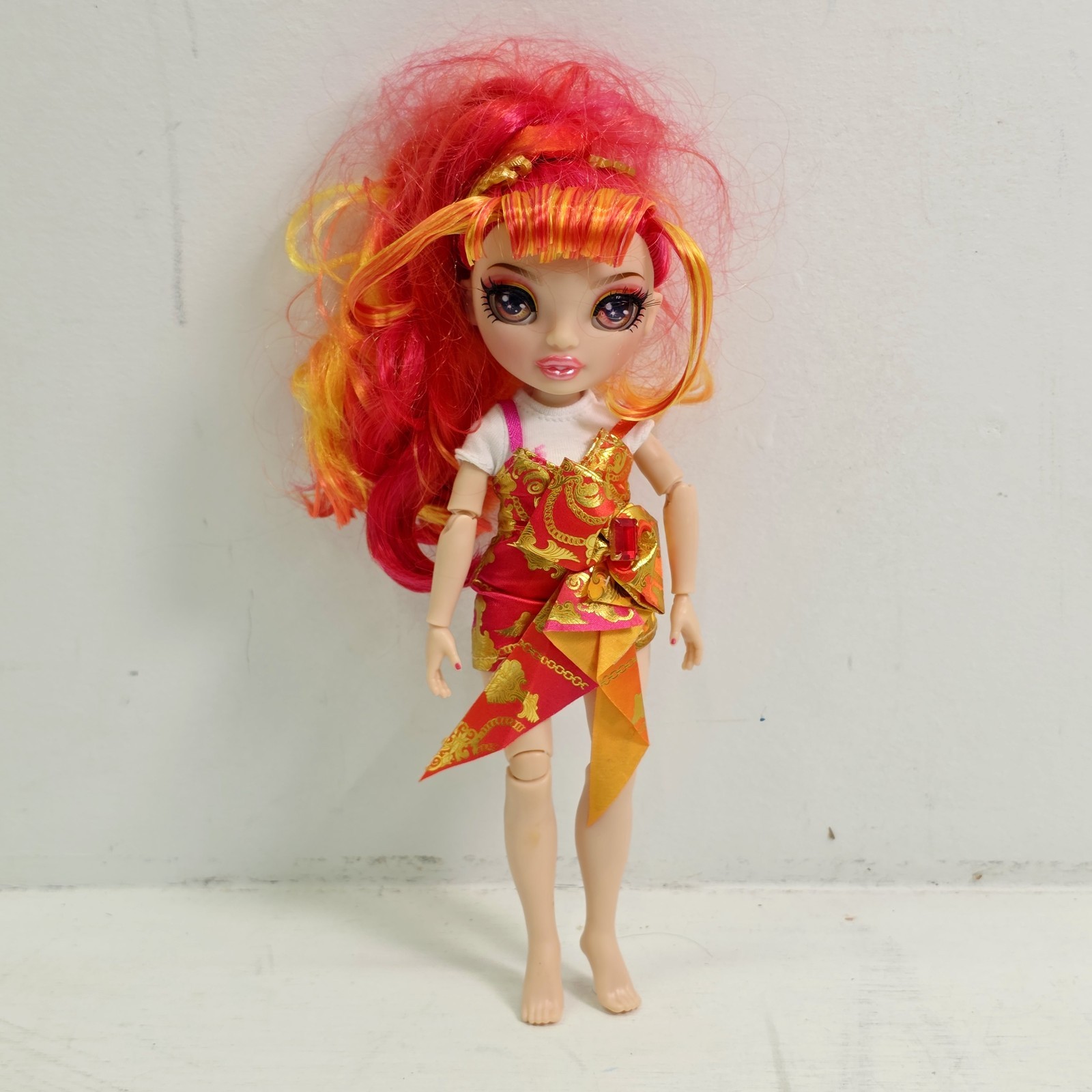 Rainbow Junior High Laurel Devious Special Edition 9” Fashion Doll Skirt Dress