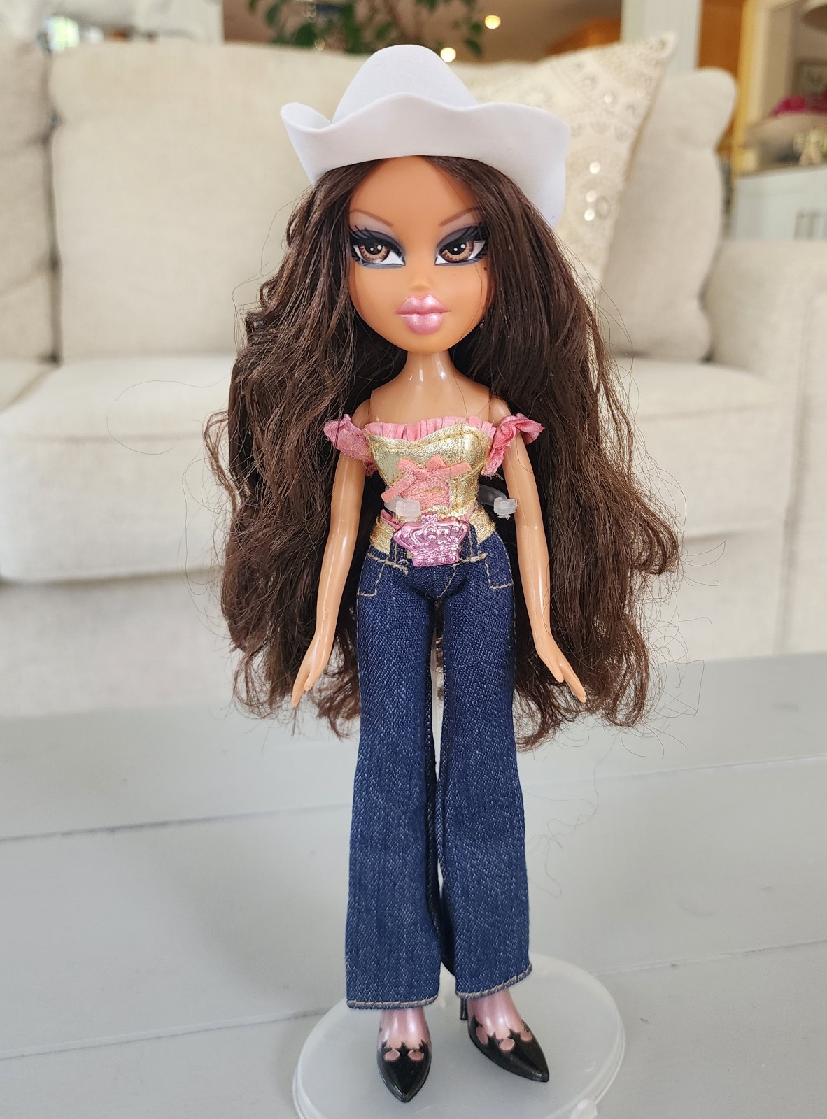 MGA Bratz Cowgirlz Horse Stable Yasmin Doll Cow Girl 2009 W/ Hat Beautiful