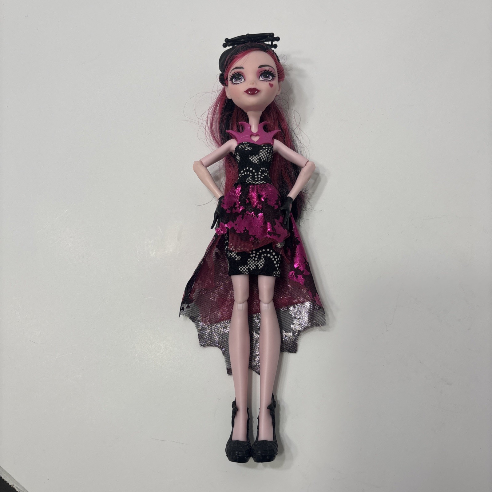 Monster High Welcome To Monster High Draculaura Doll Photo Booth Ghouls