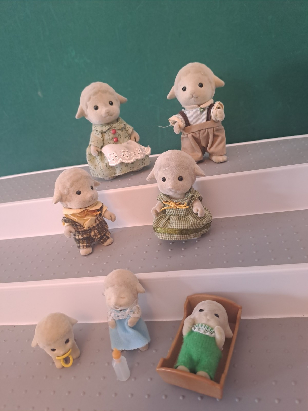 Sylvanian Families Vintage 7 Dale Sheep Family Figures Gripping Hands + Babies