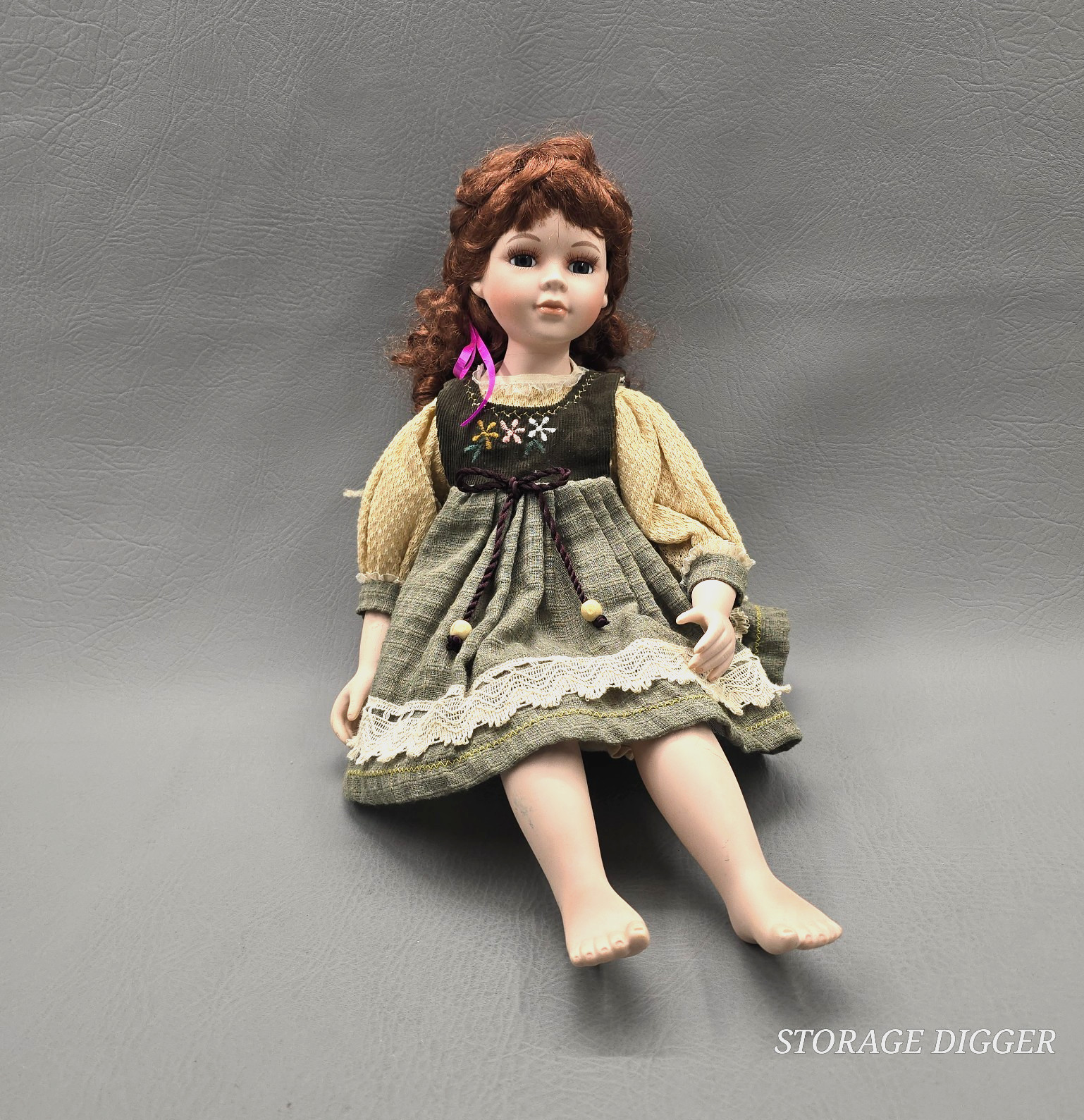 Vintage The Emerald Doll Collection Ashley Belle Kamryn Porcelain Doll 16″ Tall