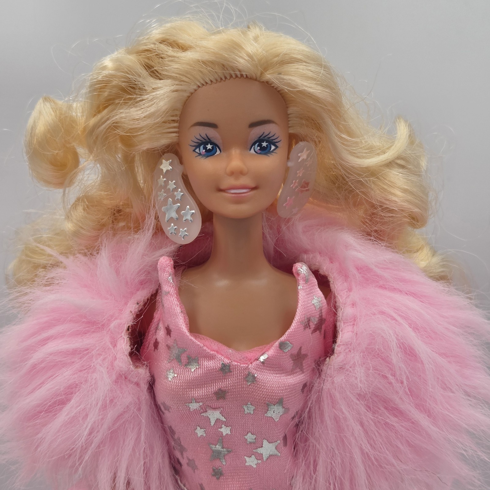 1988 Superstar Barbie Doll “Award Winning Movie Star” Original Outfit Jewelry