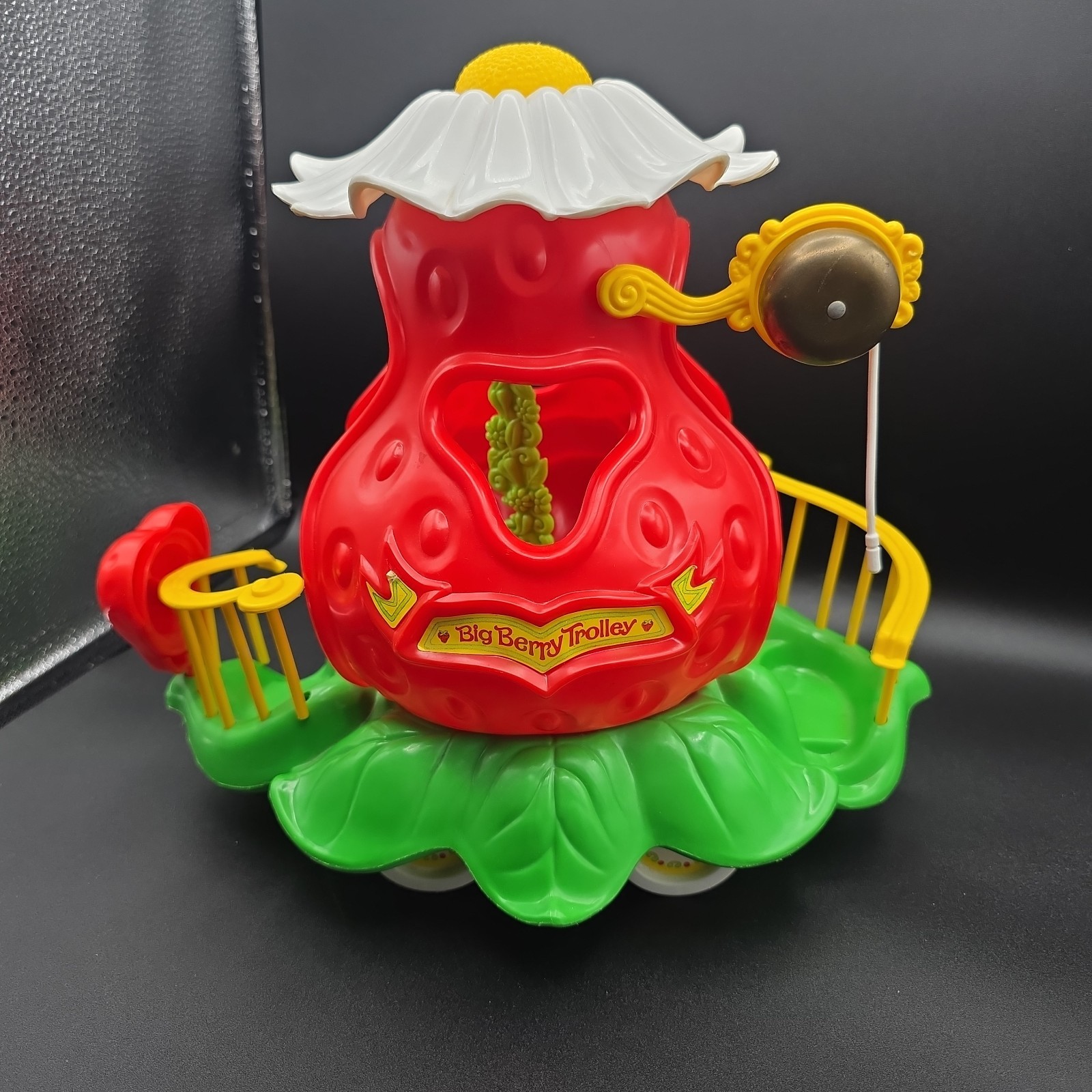 Vintage 1982 Kenner Strawberry Shortcake Big Berry Trolley Playset
