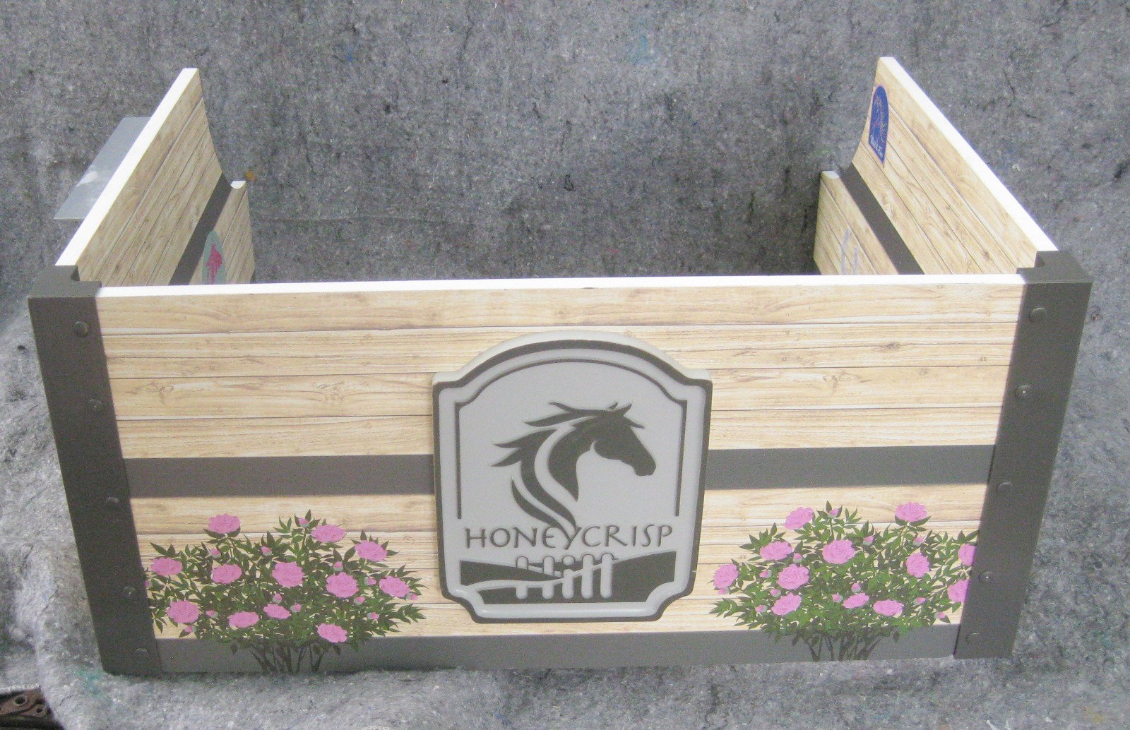 American Girl Honeycrisp Hill Horse Stable (Stable only- No Accessories)