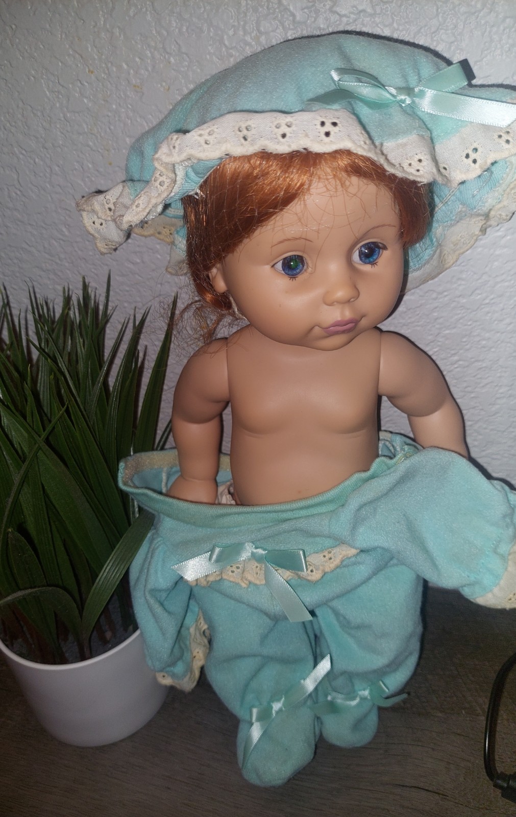 1995 PLAYMATES BABY SO BEAUTIFUL 14″ DOLL AUBURN HAIR & BLUE EYES BSB VINTAGE