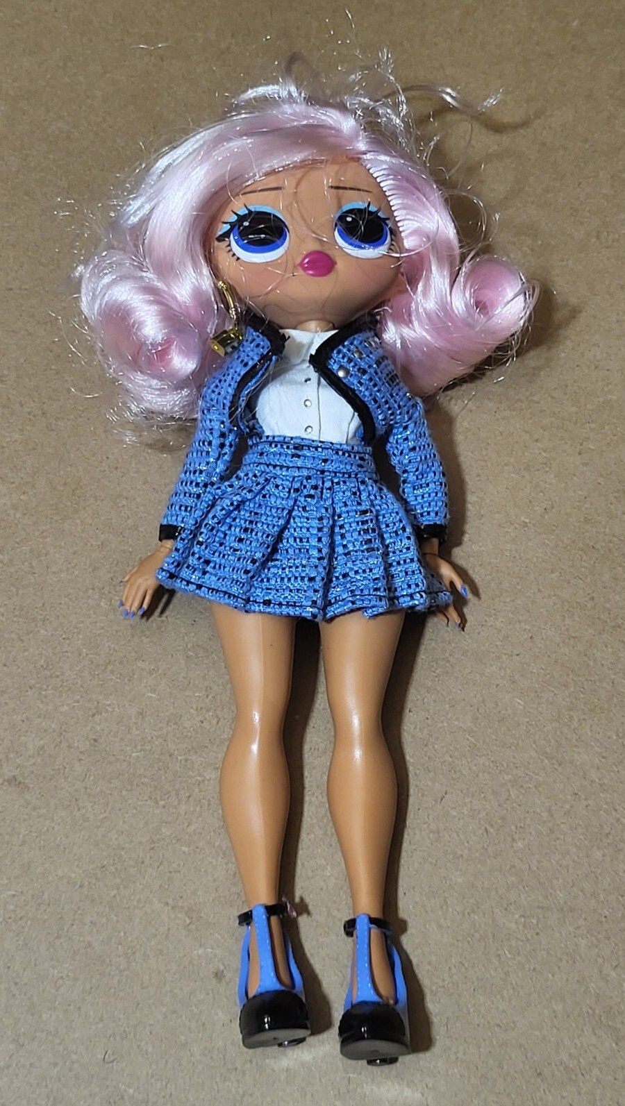 LOL Surprise OMG 9” Pink Hair Babe Fashion Doll W/Clothes & Shoes C196B