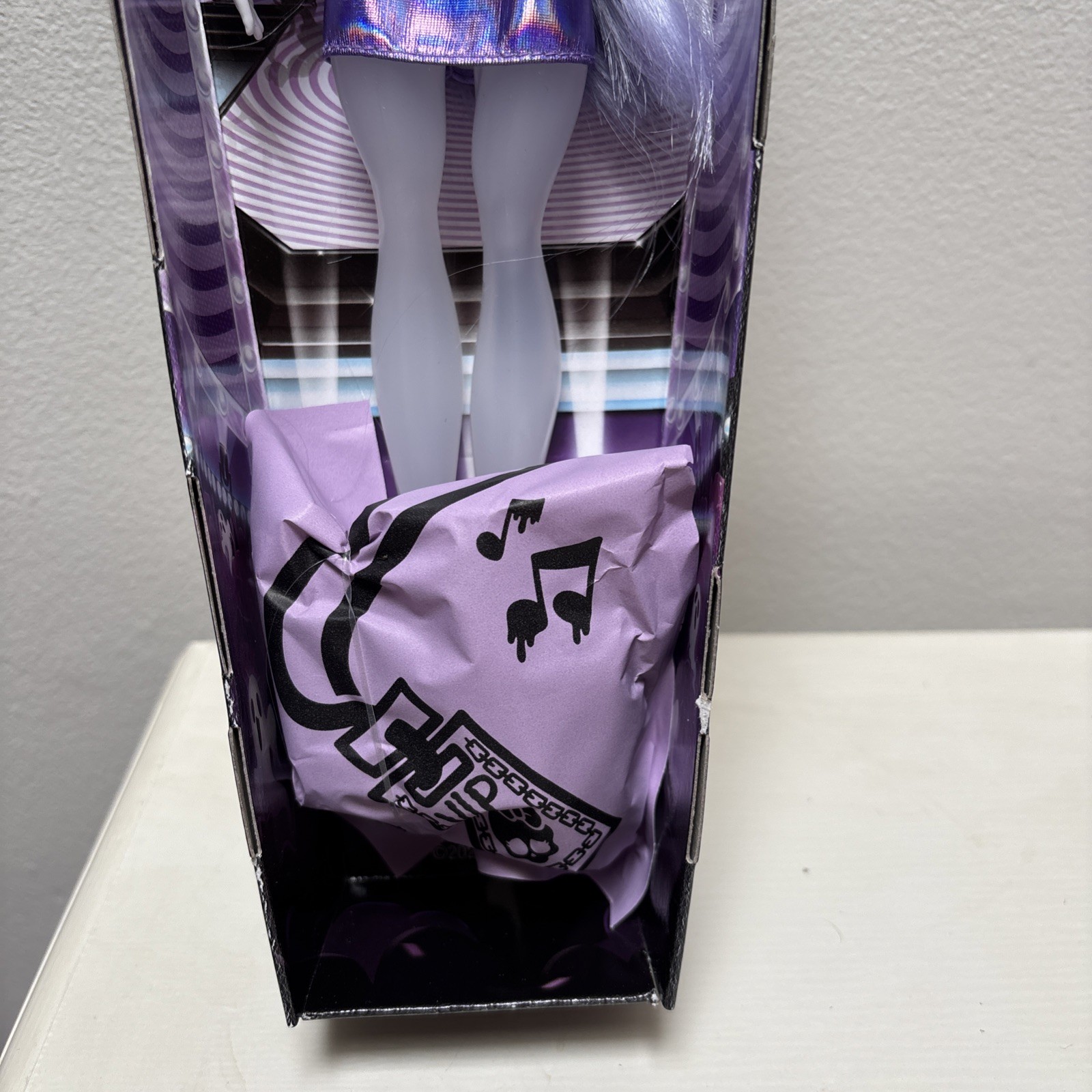 Monster High Buried Secrets Wave 5 Concert Lurks Spectra + Unopened Accessories