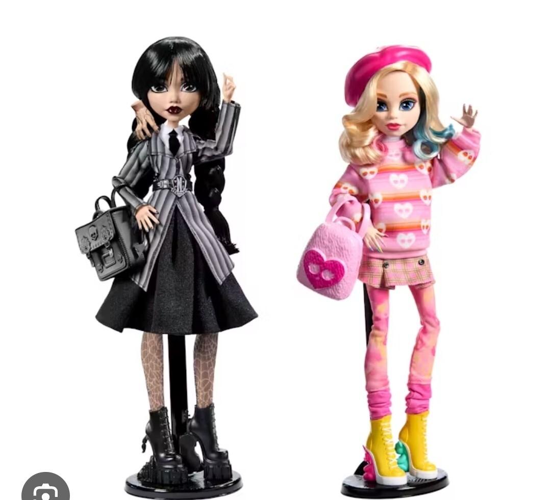 MONSTER HIGH X WEDNESDAY NETFLIX SERIES WEDNESDAY ADDAMS & ENID SINCLAIR IN HAND
