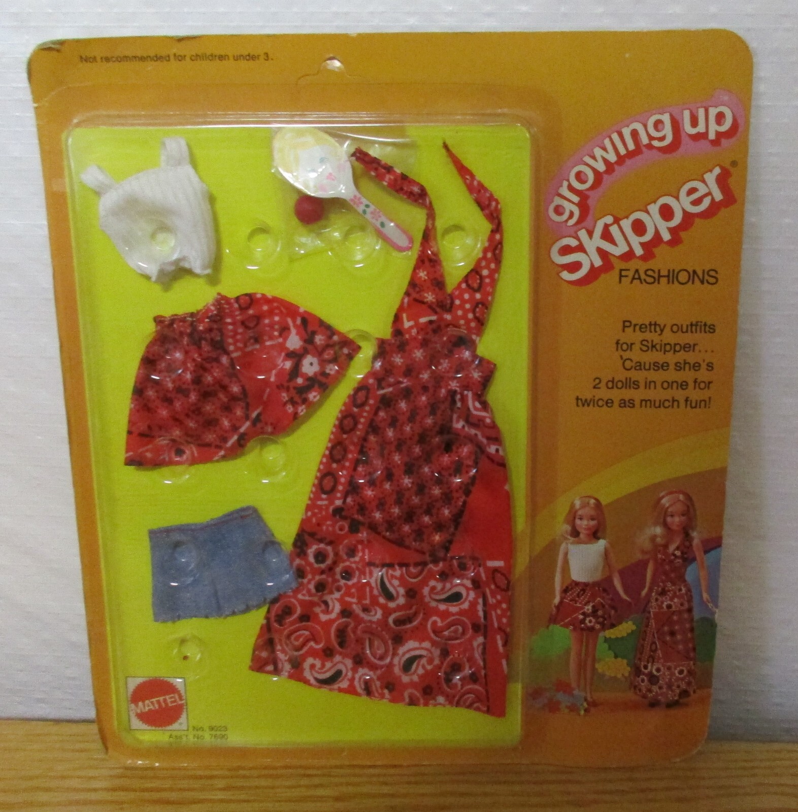 Vintage Barbie 1974 Growing Up Skipper Fashions No. 9023 New in Sealed Package