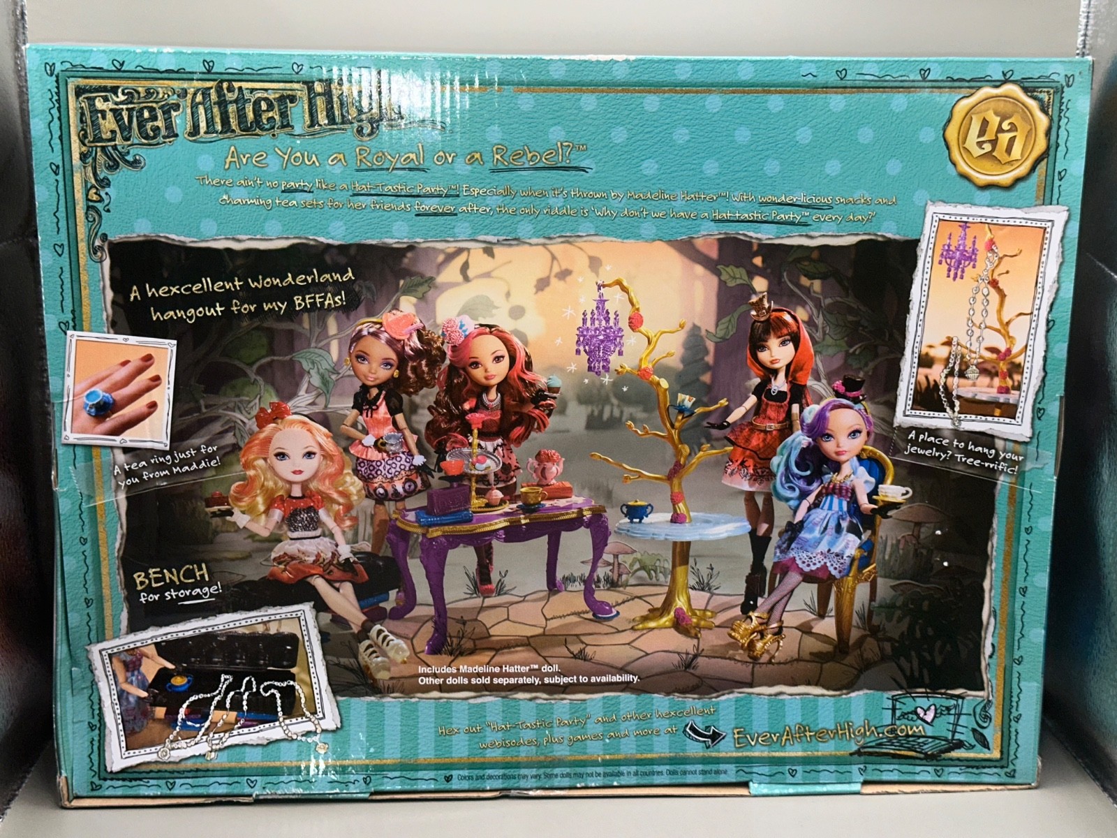 2013 Ever After High “Hat-Tastic Party Display w/ Madeline Hatter” #BJH36 *NRFB*