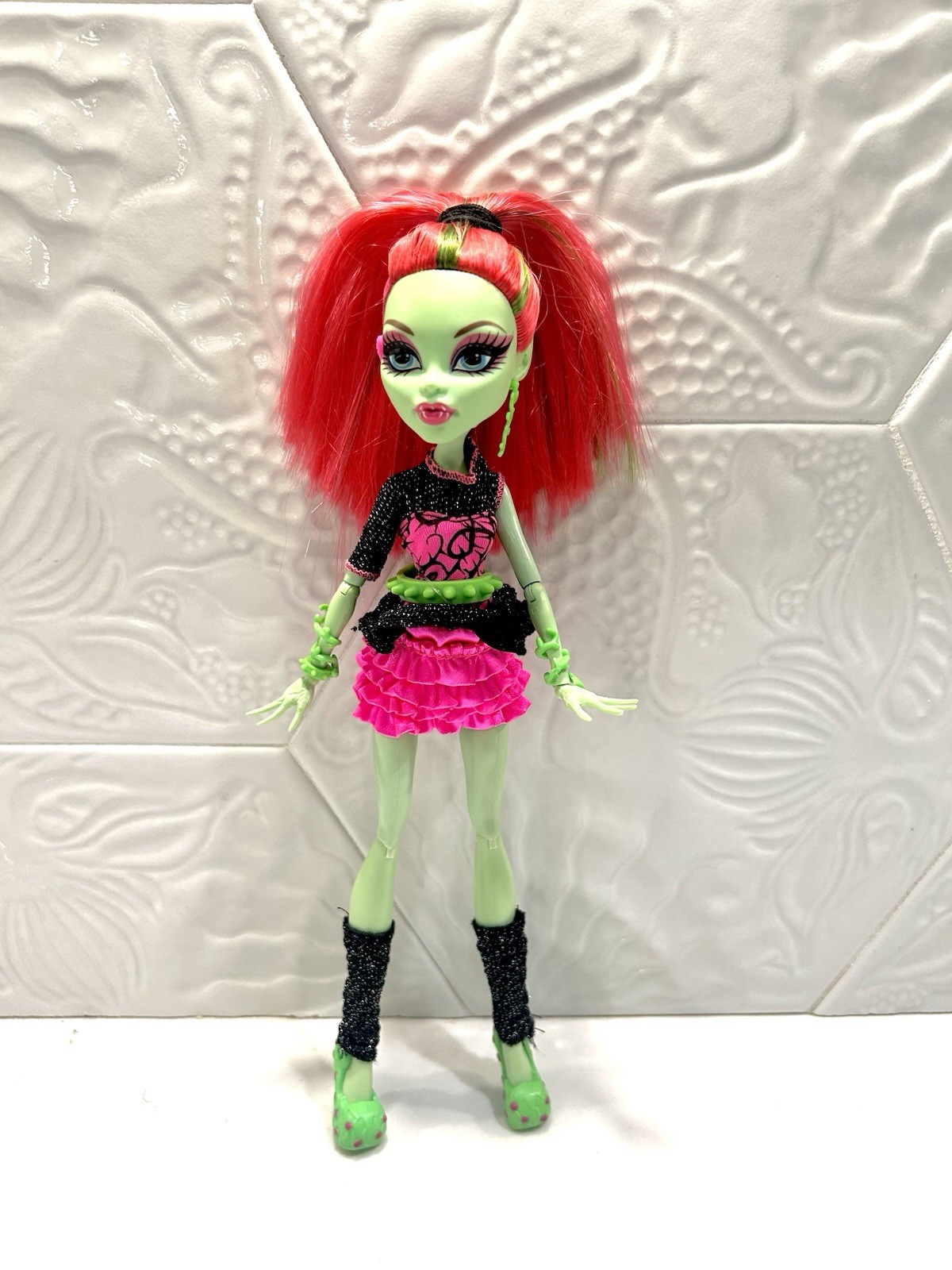Monster High Venus McflyTrap Doll Ghouls Night Out Pink Green