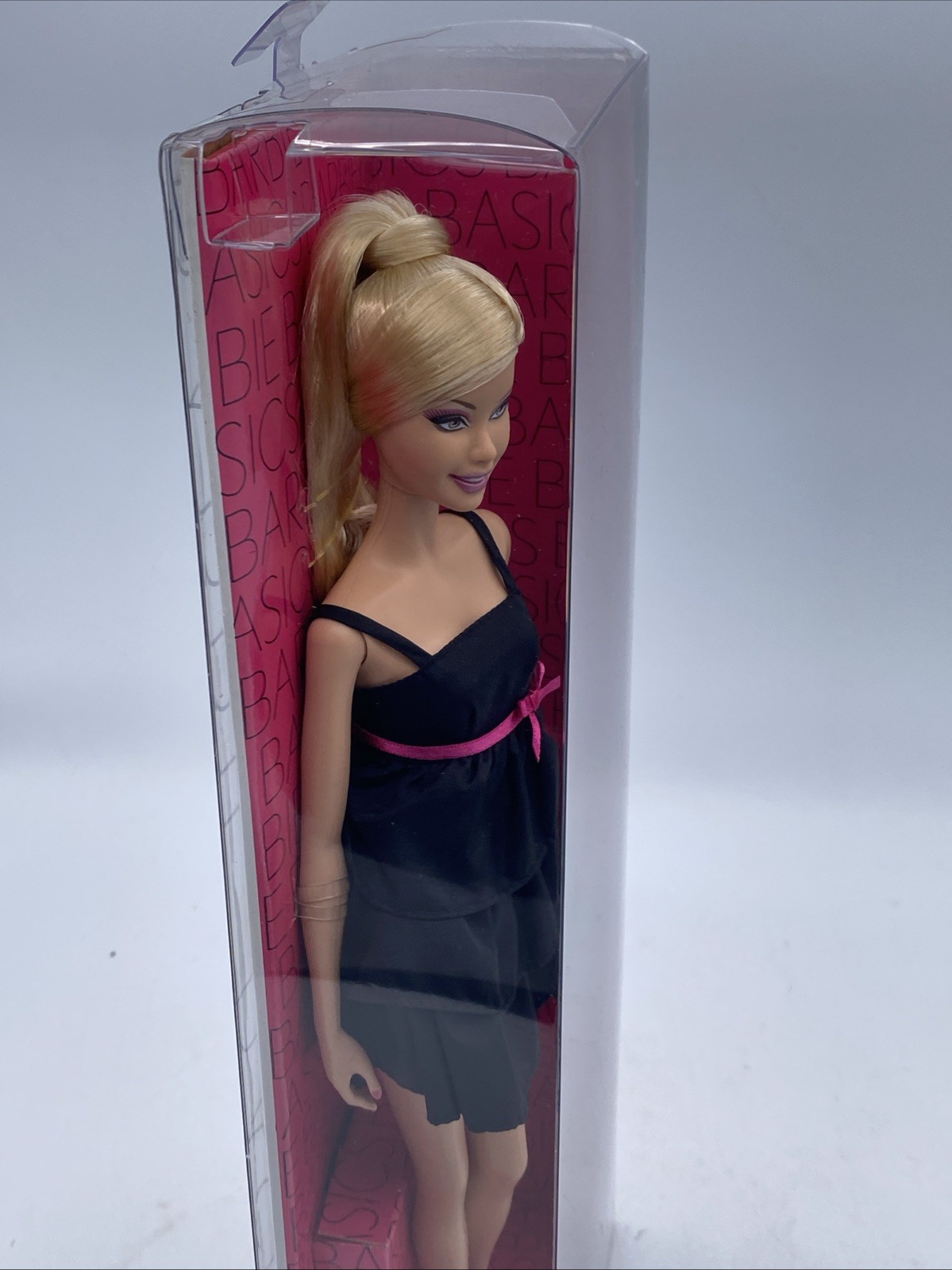 Barbie Basics Model #06 Doll Collection 1.5 2009 Black label Asst. R9920 T2165