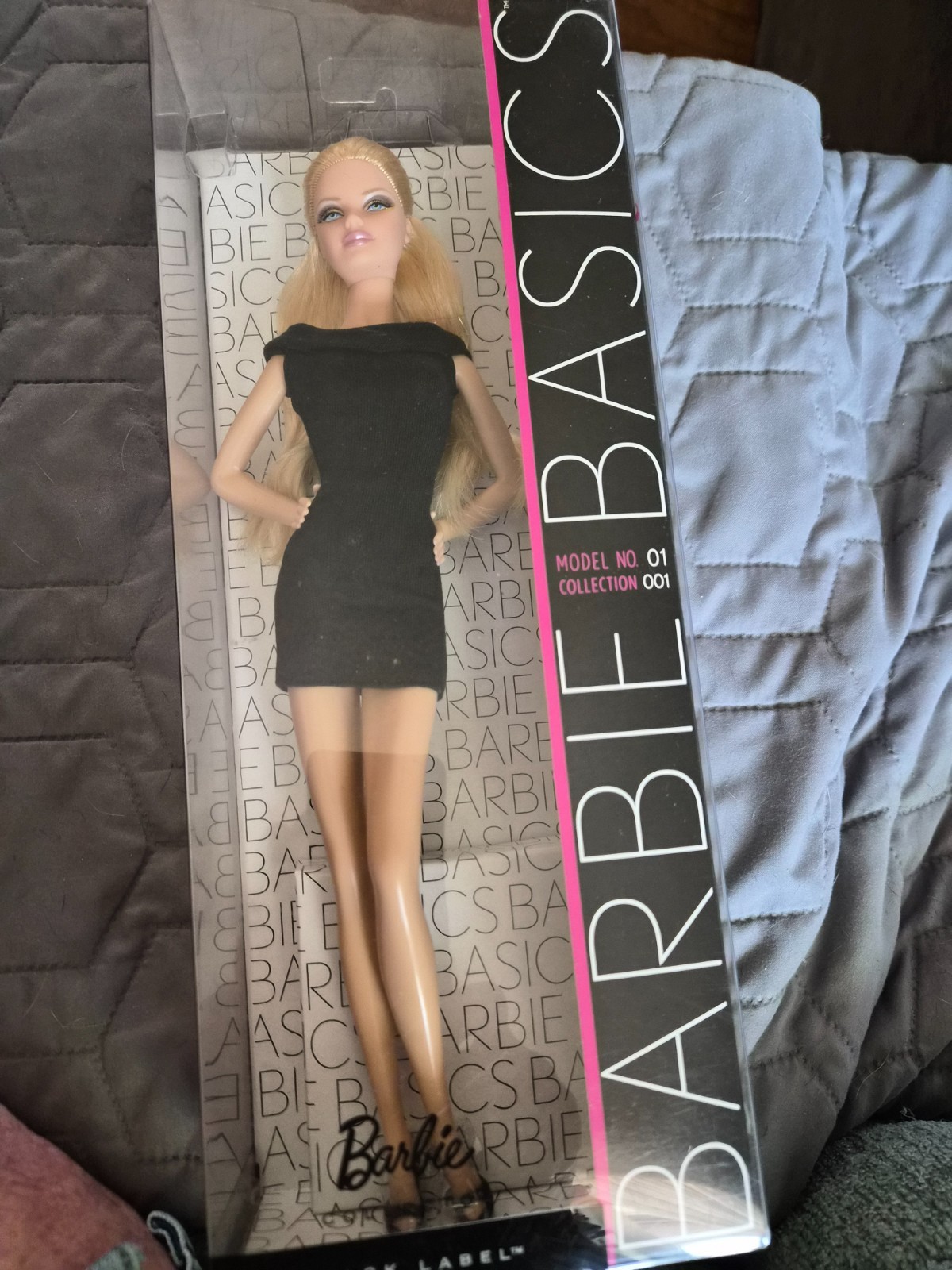 2009 Mattel Barbie Basics Black Label Model No. 01 Collection 001 #R9913 NRFB