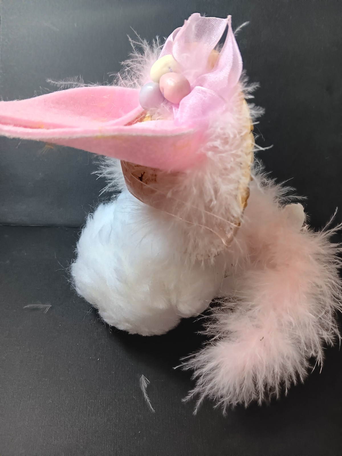 2005 ANNALEE SPRING BUNNY W/ NEST EGG HAT & PINK BOA 7″ H