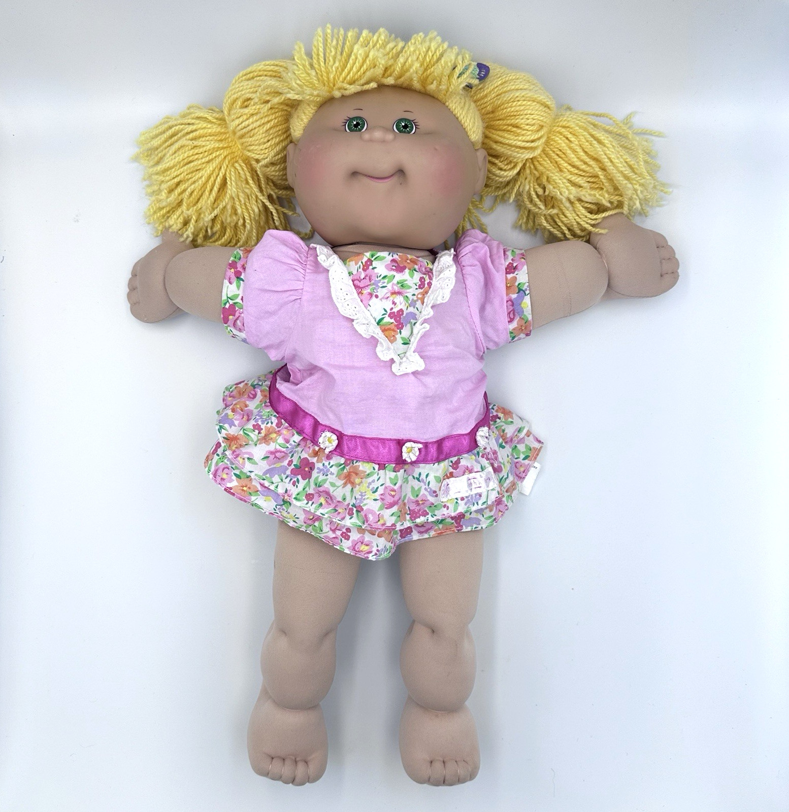 2004 Cabbage Patch Kids Doll Xavier Roberts Blonde Yarn Hair Butterflies