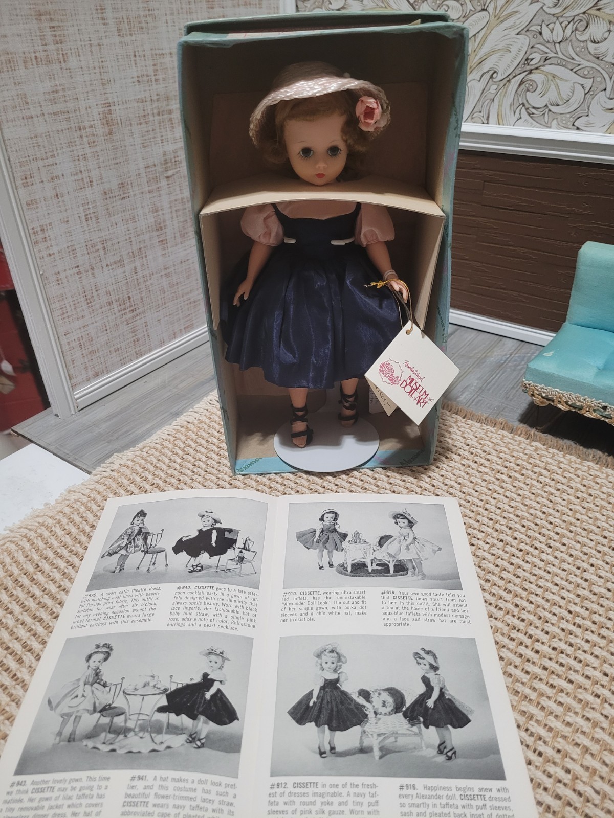Vintage Madame Alexander Cissette-all Original- NMIB- #912-with Booklet