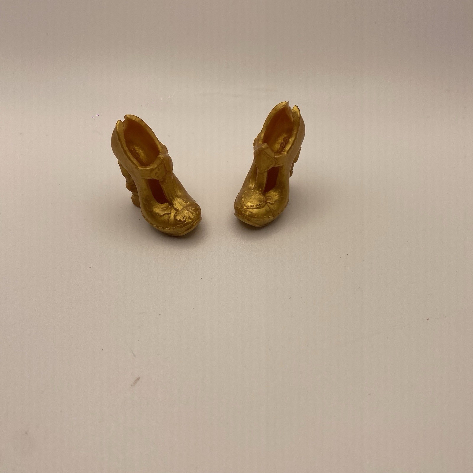 Ever After High Apple White Way Too Wonderland Doll Shoes And Headband- No Doll
