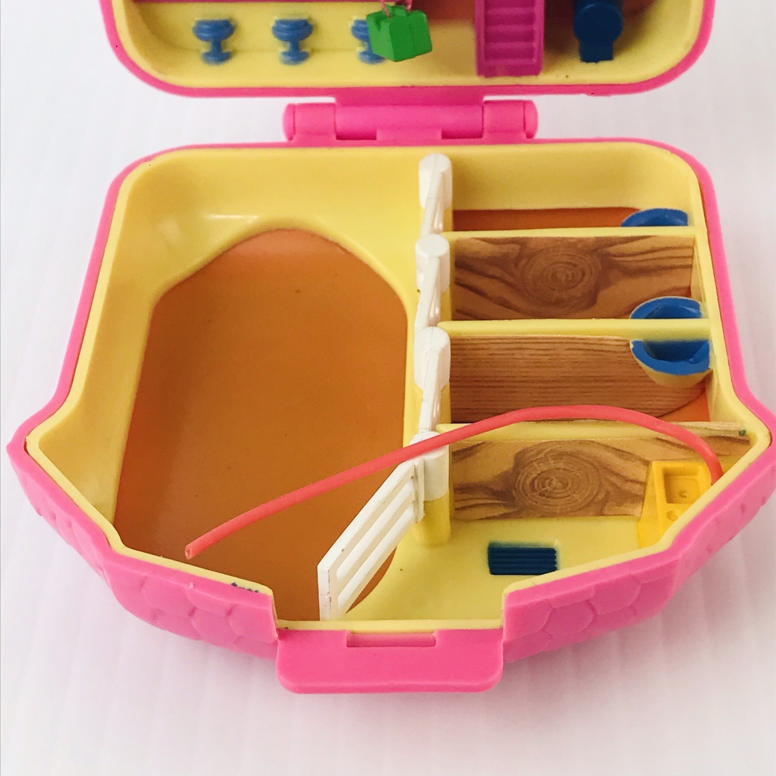 Polly Pocket Figures + Clone HAPPY TRAILS Club Horse Stable 1994 Vintage Compact