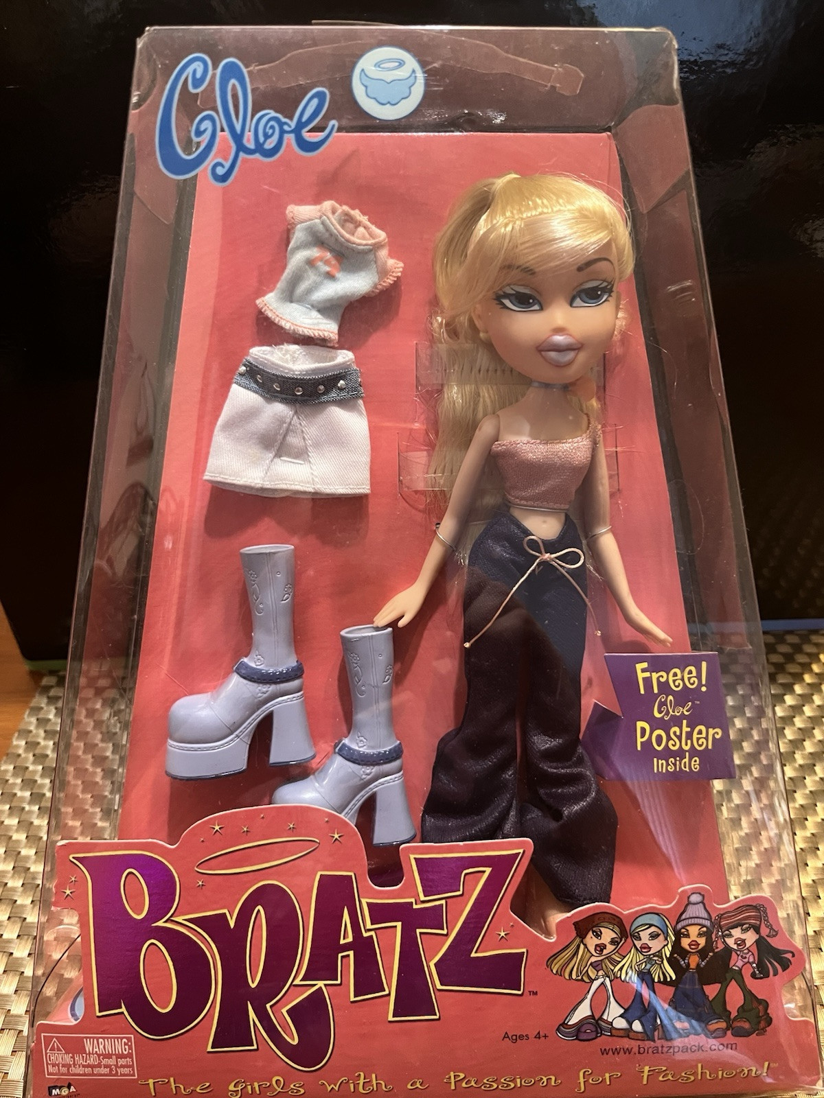 Bratz 2002, Second edition, Flaunt It! Cloe ,( side hair part) Rare, NIB