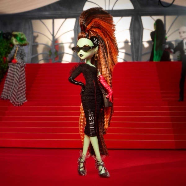 OFF-WHITE C/O MONSTER HIGH ELECTRA MELODY DOLL – HNV17 (New In Shipper)
