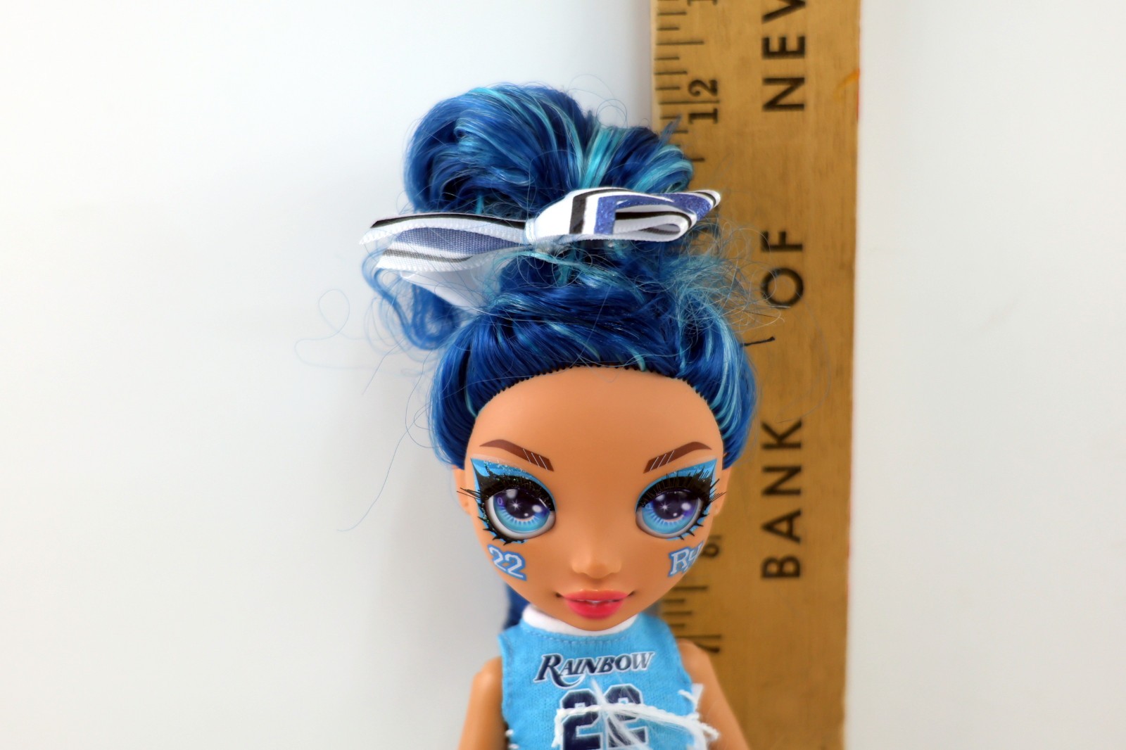 Rainbow High Cheerleader Skylar Bradshaw Doll Cheer Squad Blue Hair