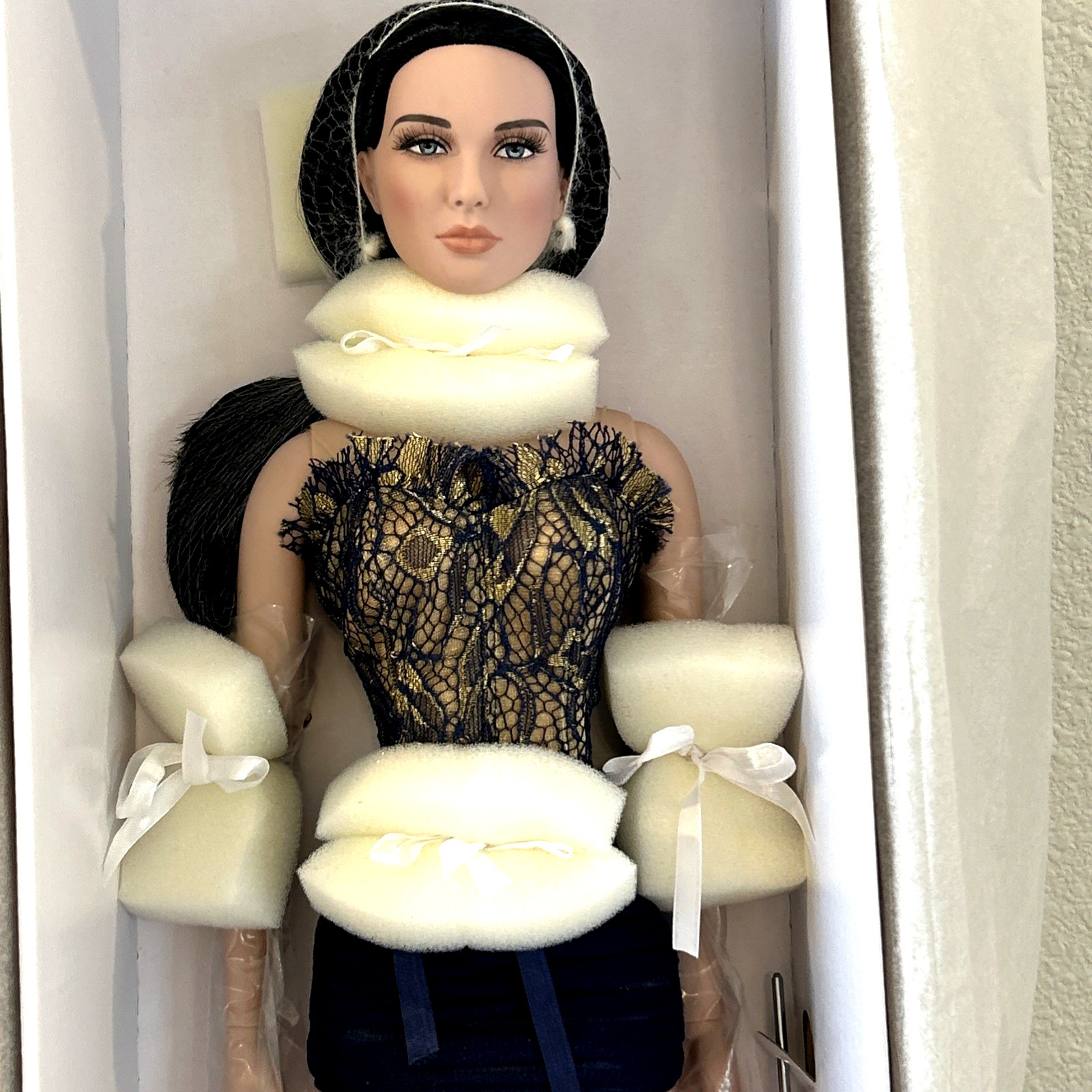 TONNER 22″ BASIC MARY AMERICAN MODEL NRFB DOLL EXACT DOLL BUYER RECEIVES SHOWN