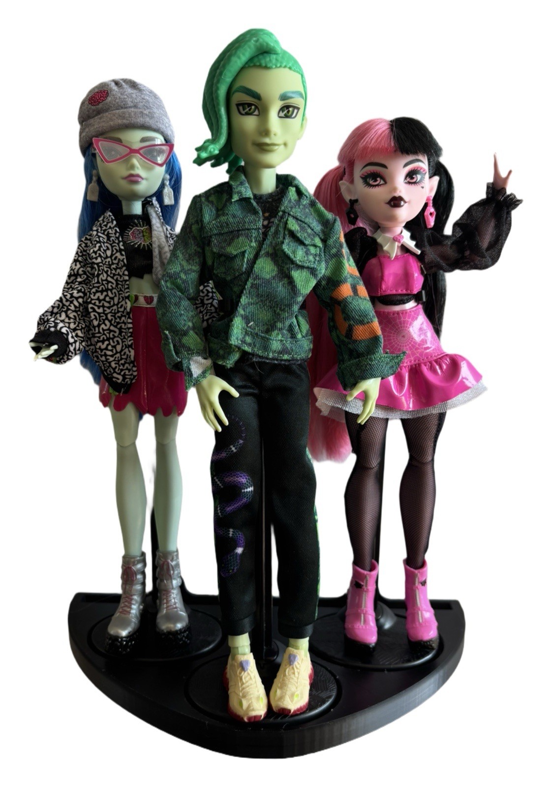 Monster High Doll Stand Wall Mount – Trio – Compatible With Existing Stand ?