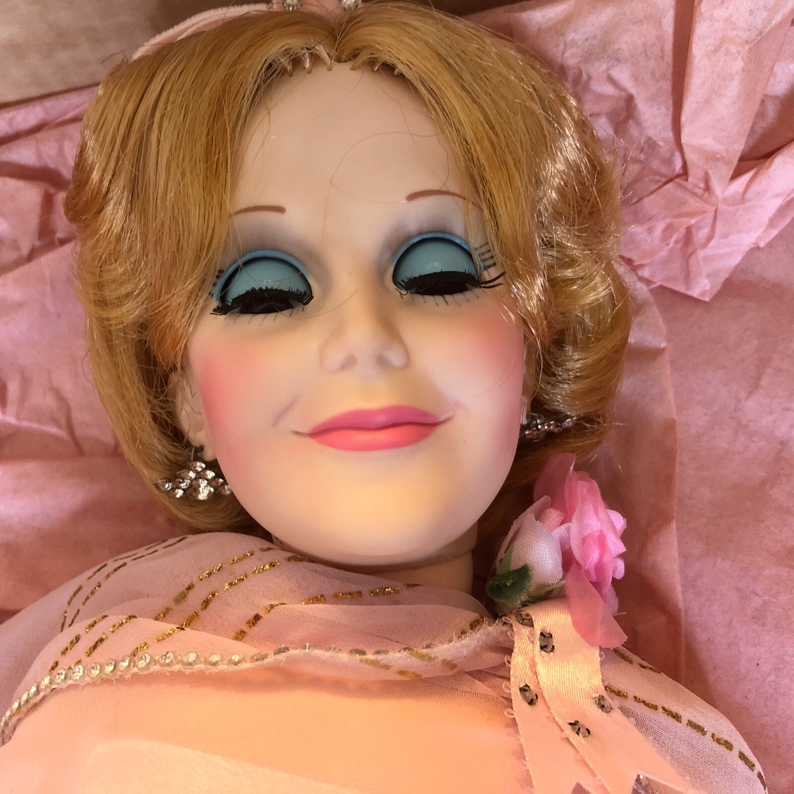 MADAME ALEXANDER HERSELF “SELF PORTRAIT” 2290 PINK 21″ DOLL TAG ORIGINAL BOX