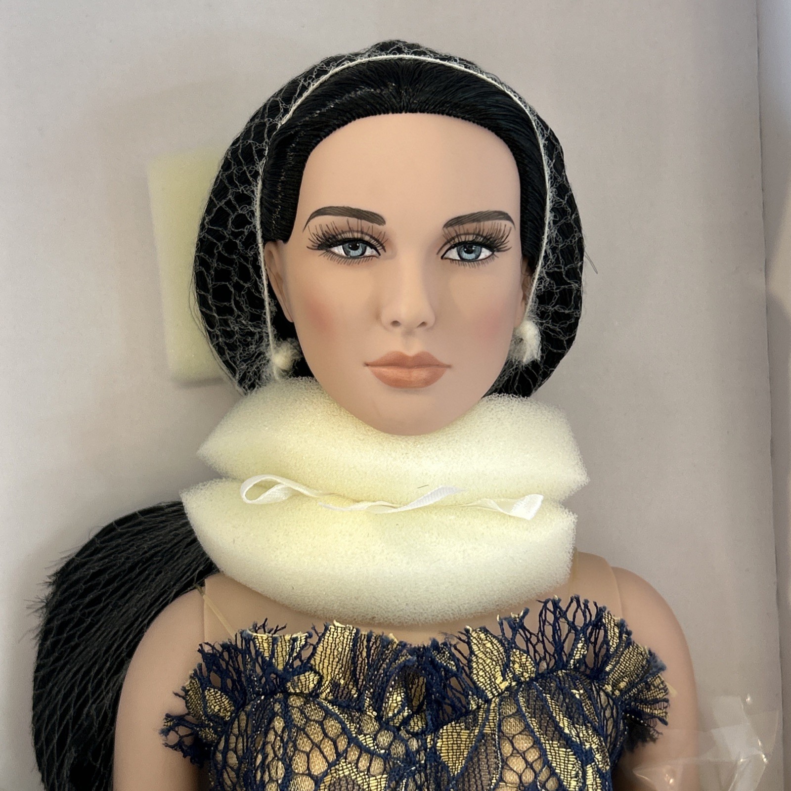 TONNER 22″ BASIC MARY AMERICAN MODEL NRFB DOLL EXACT DOLL BUYER RECEIVES SHOWN