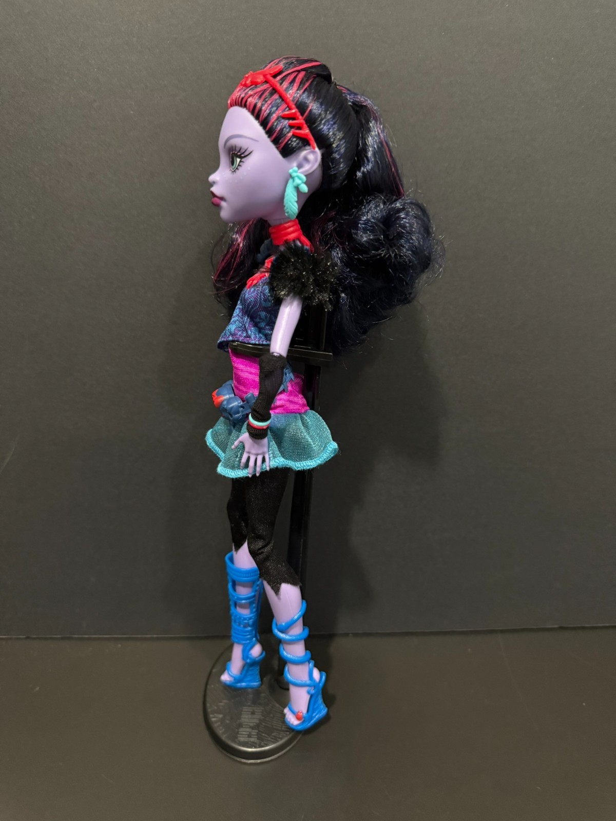Monster High Jane Boolittle First Wave Release Doll w/ Stand Diary Pet Bag