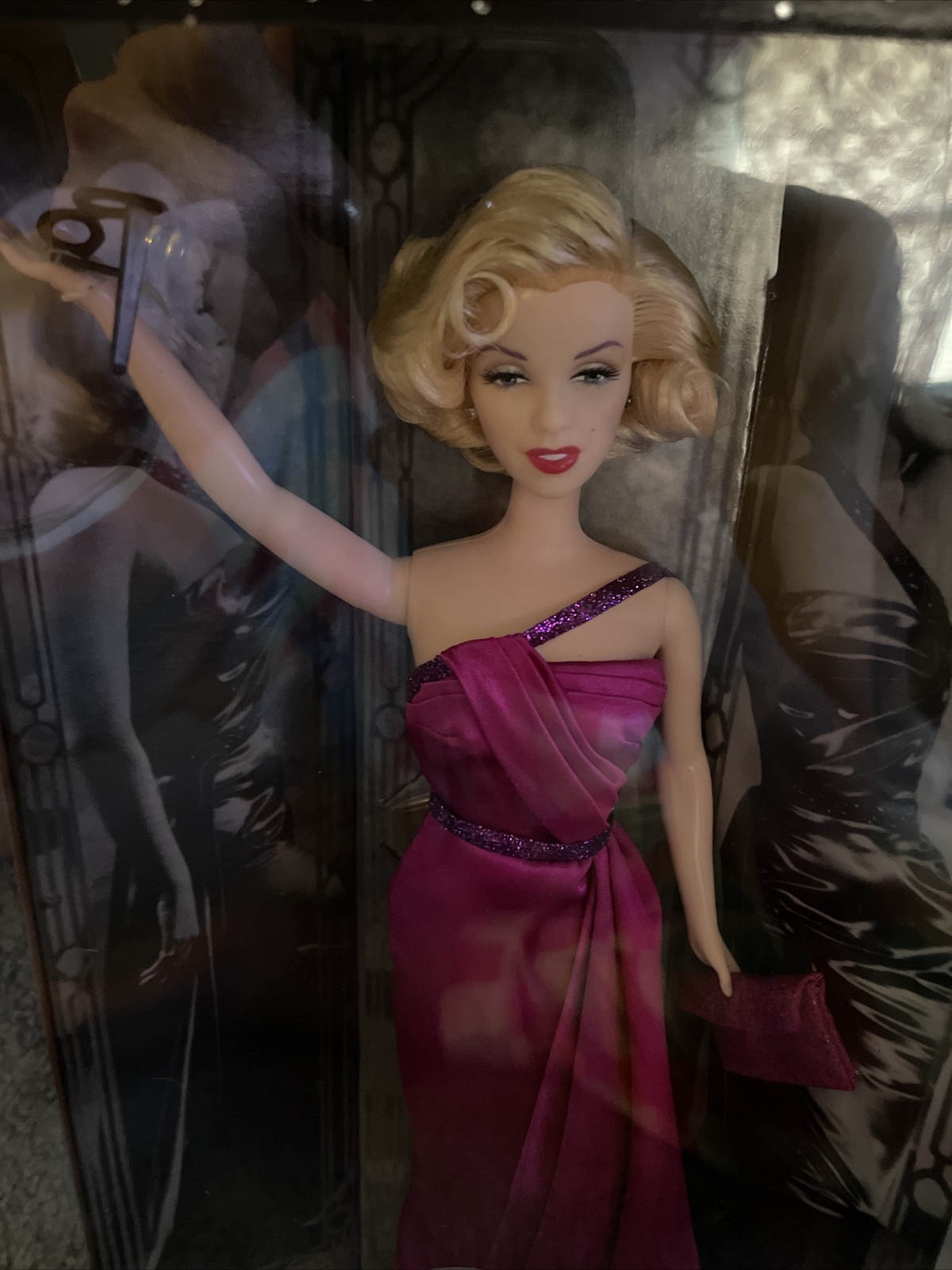 196 Inv 2:2 Torn Shipper 2001 MARILYN MONROE “HOW TO MARRY A MILLIONAIRE”