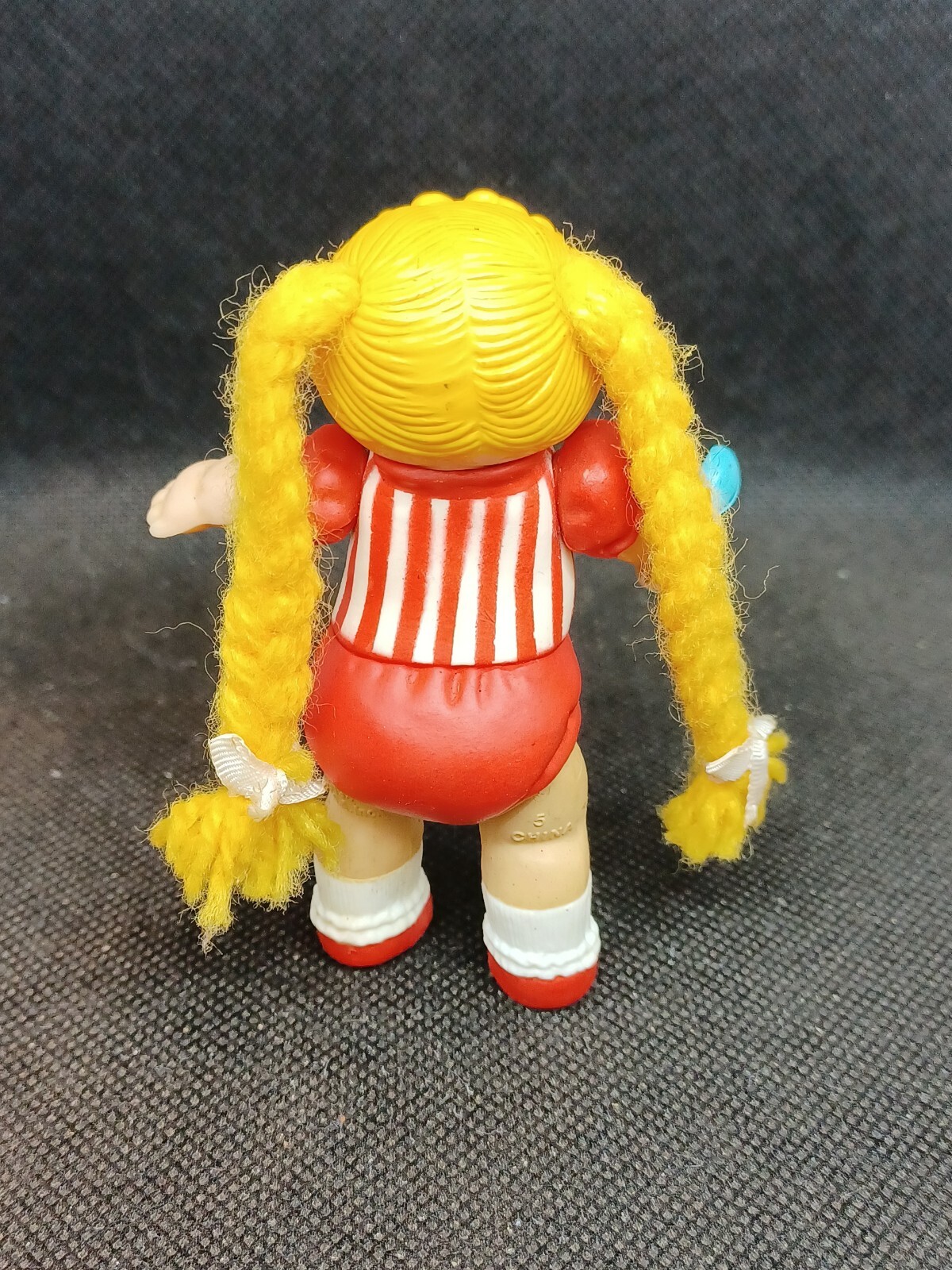 1984 OAA Cabbage Patch Kids Poseable 3.5 in Figure w/Spoon Blonde Pigtails Red