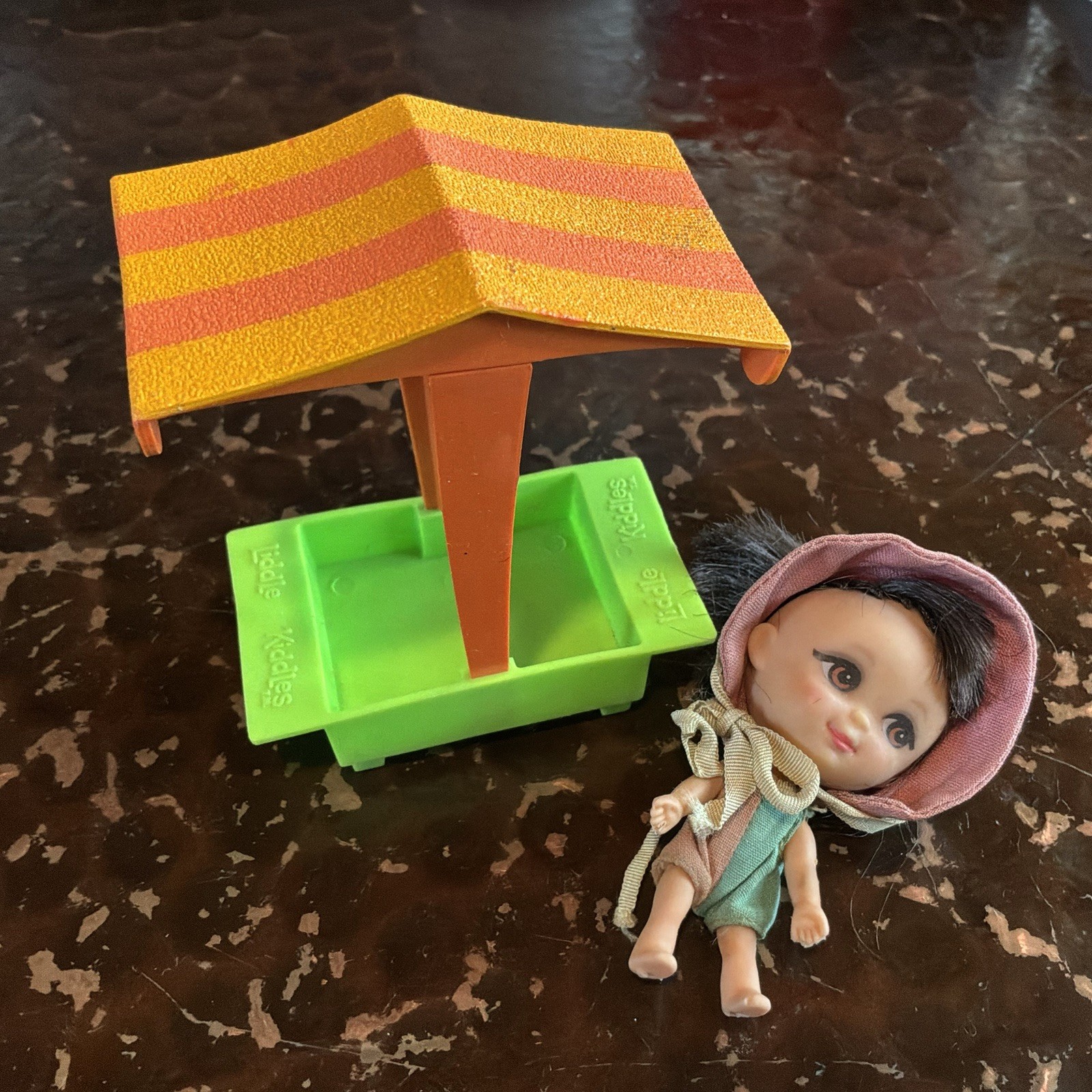 VTG Mattel Liddle Kiddles MILLIE MIDDLE Doll, Outfit, Hat, & Sandbox READ