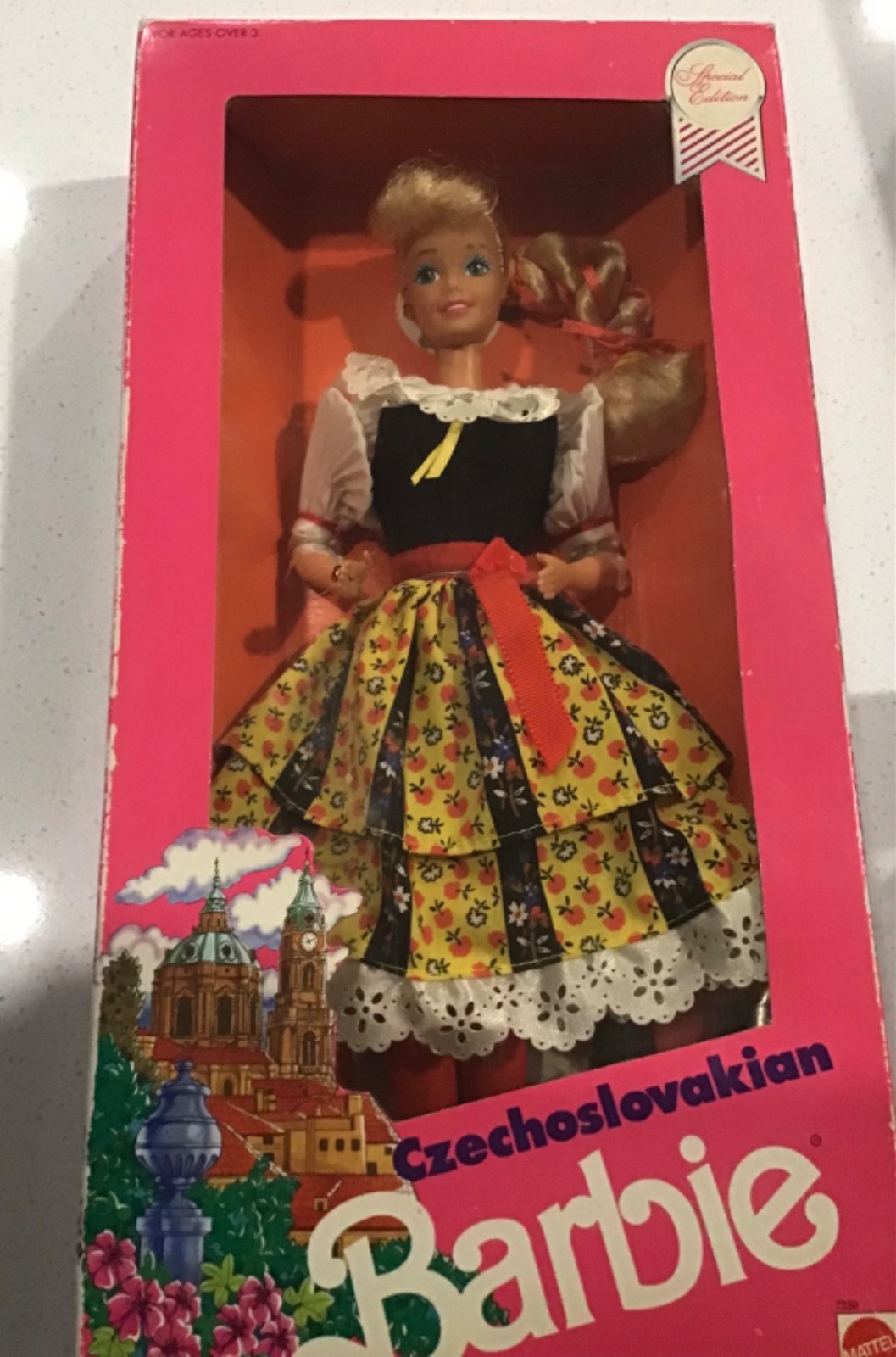 1990 DotW Czechoslovakian Barbie Puppe / Dolls of the World / Mattel 7330, NrfB