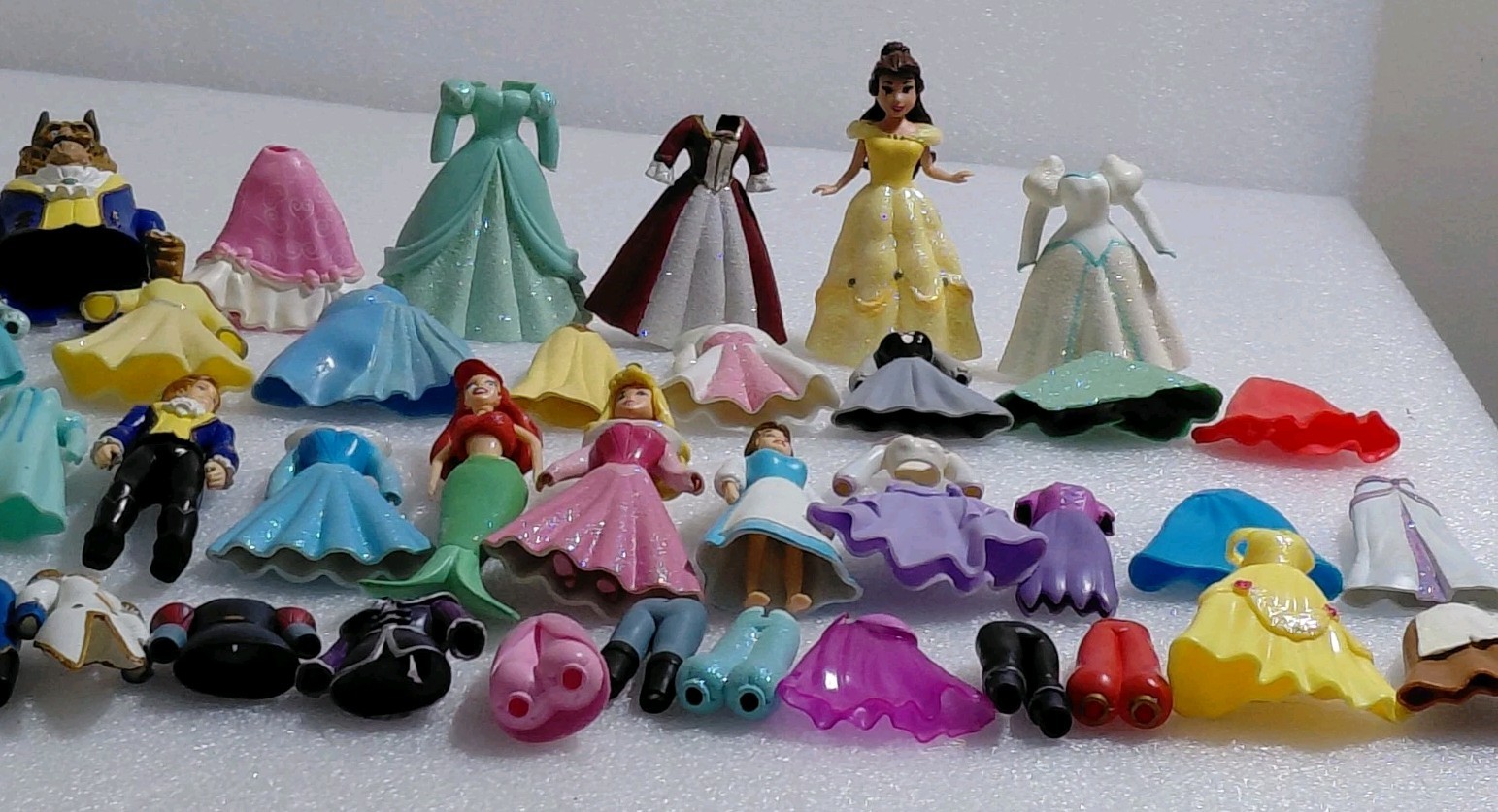 Disney Princess Magic Clip Pollypocket Dolls Ariel Aurora Belle 38pc Lot Clothes