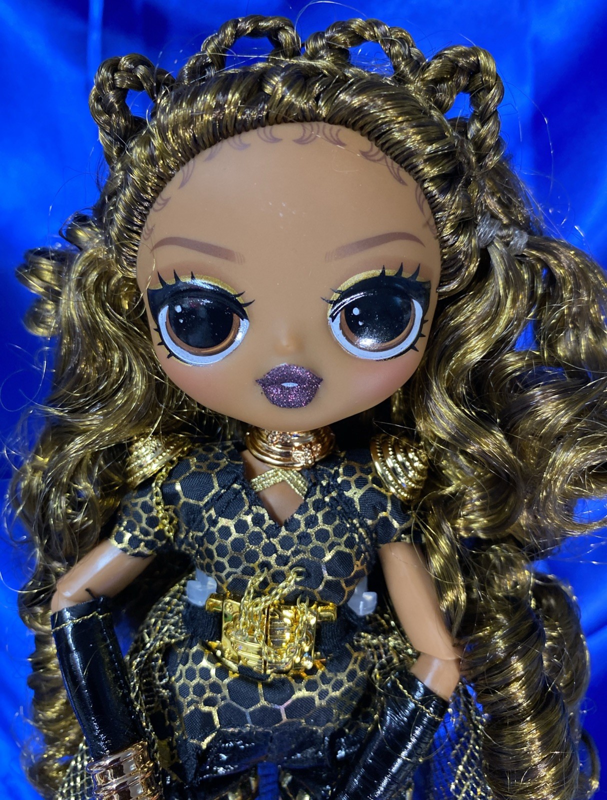L.O.L. SURPRISE O.M.G. 2022 FIERCE ROYAL BEE