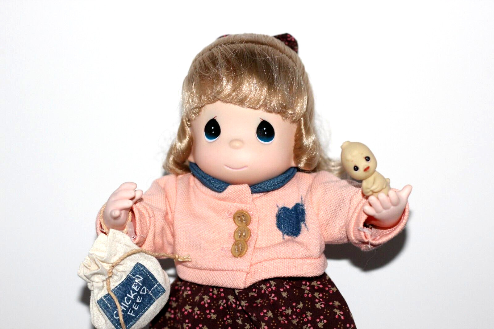 PRECIOUS MOMENTS DOLL 1998 11.5 INCHES WITH BABY CHICK AND CHICKEN FEED