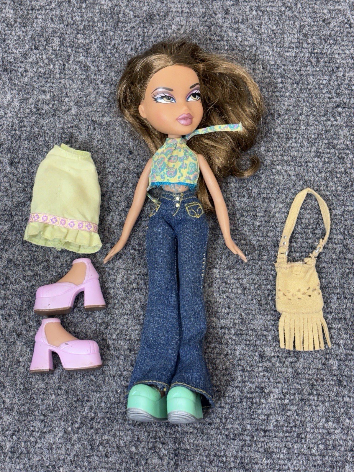 Vintage Bratz Flaunt It Yasmin Doll Outfits Platform Shoes Handbag Y2K