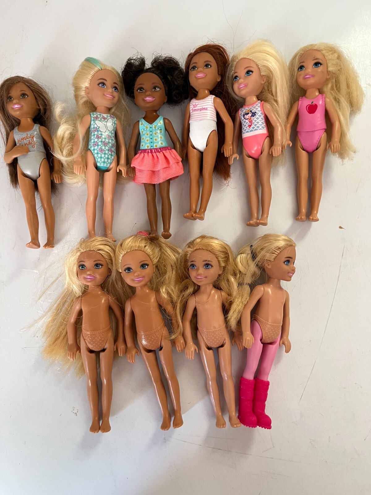 Lot of 10 Barbie’s CHELSEA dolls-5.5 inch-Plus some random shoes & clothes-L@@K