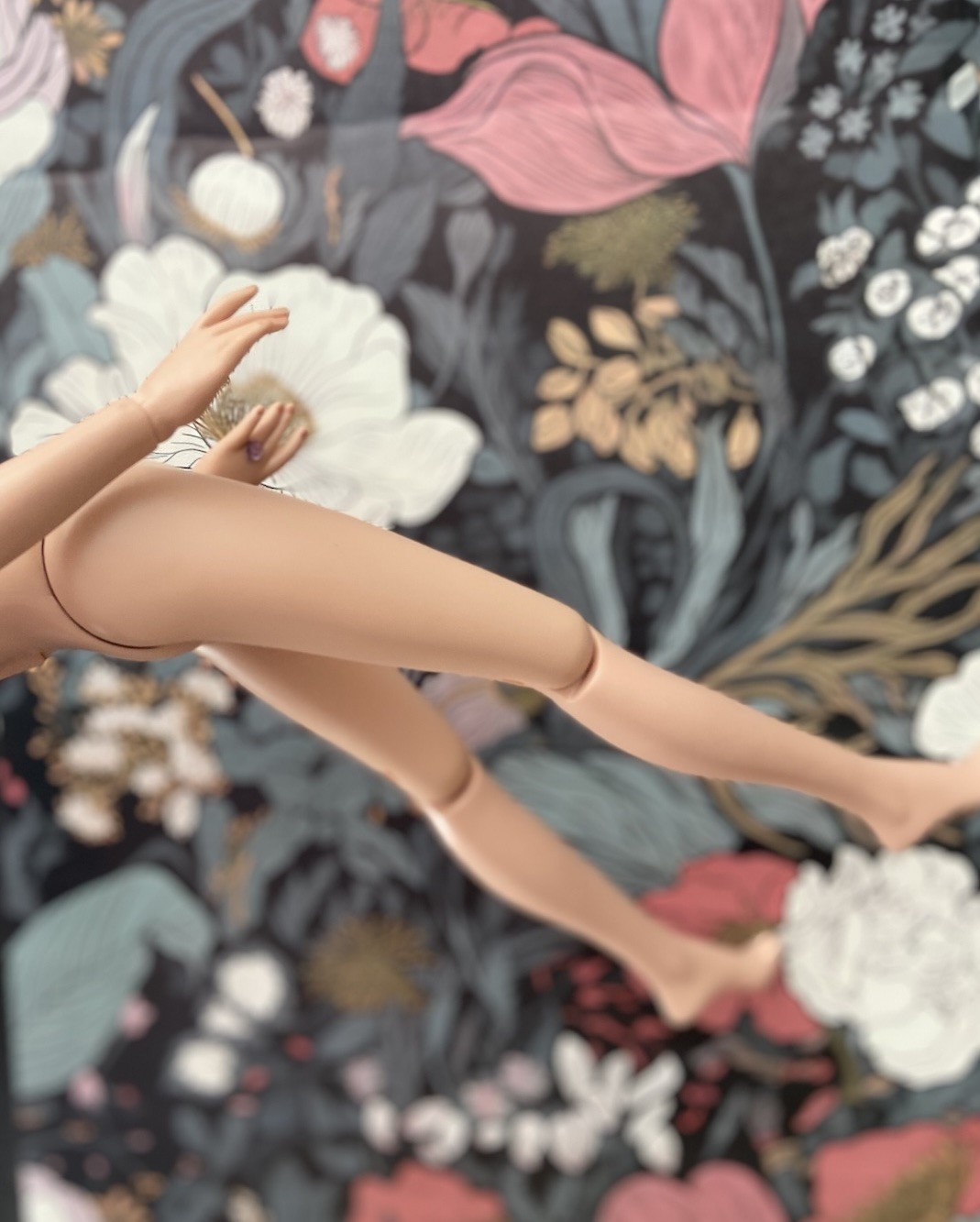 TONNER – WILDE IMAGINATION Ellowyne Wilde “Mistakenly Sad” – 16″ dressed doll